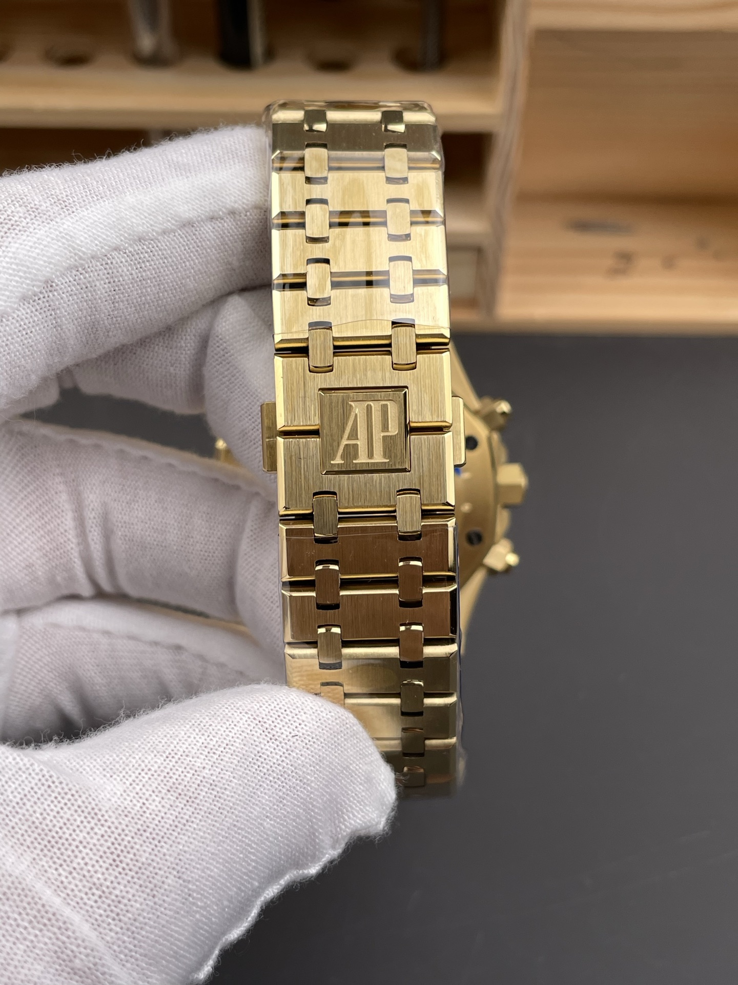 Royal Oak Chrono 26331 Yellow Gold Green Dial Super Clone Watch - view 9