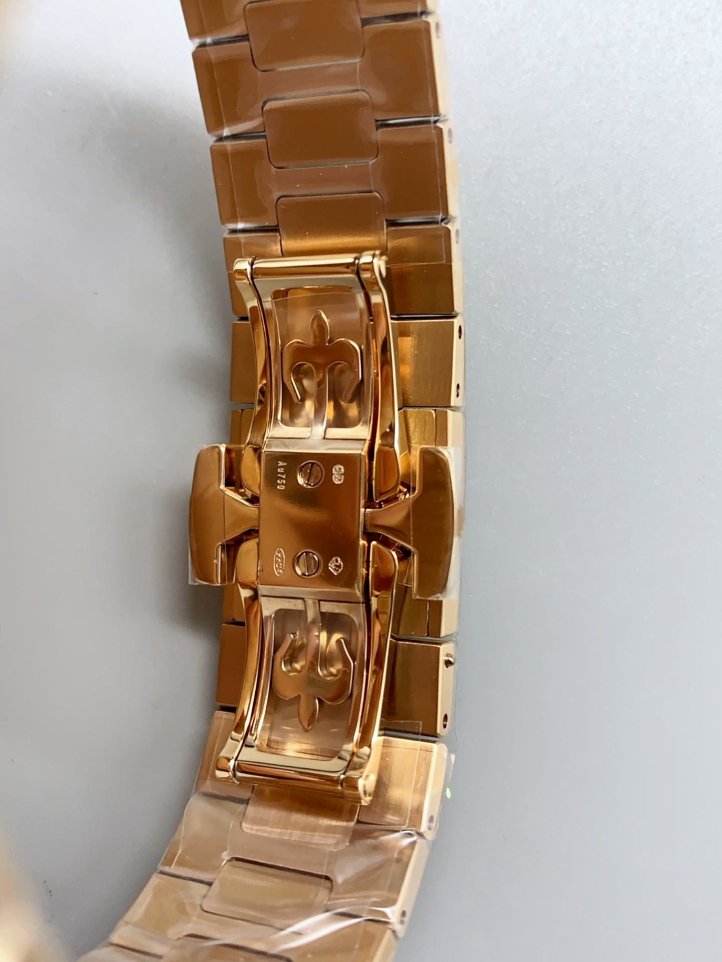 Patek Philippe Nautilus 5712/R 1:1 Quality Swiss Super Clone Watch in Brown Dial Gold Strap - view 8