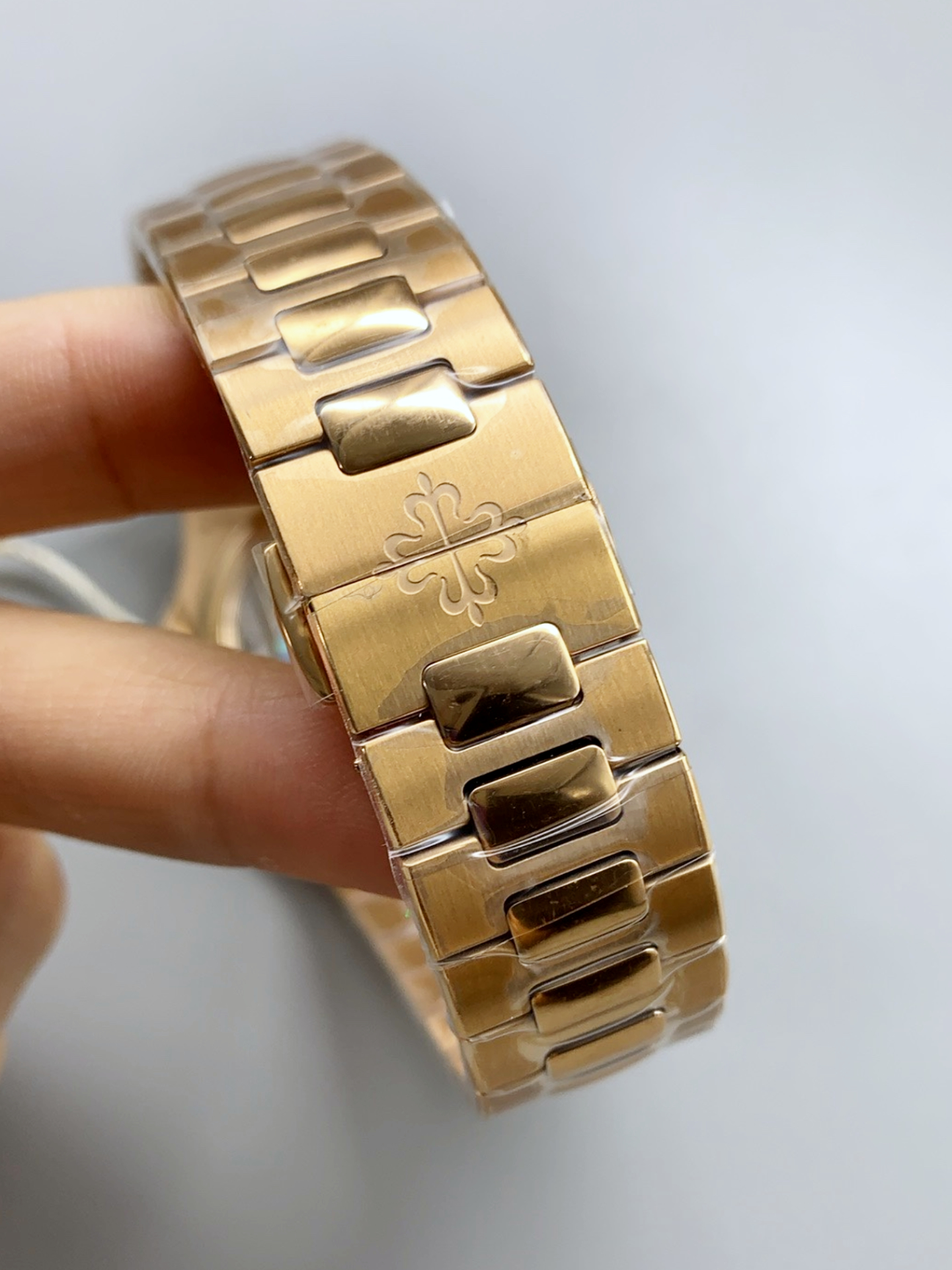 Patek Philippe Nautilus 5712/R 1:1 Quality Swiss Super Clone Watch in Brown Dial Gold Strap - view 9