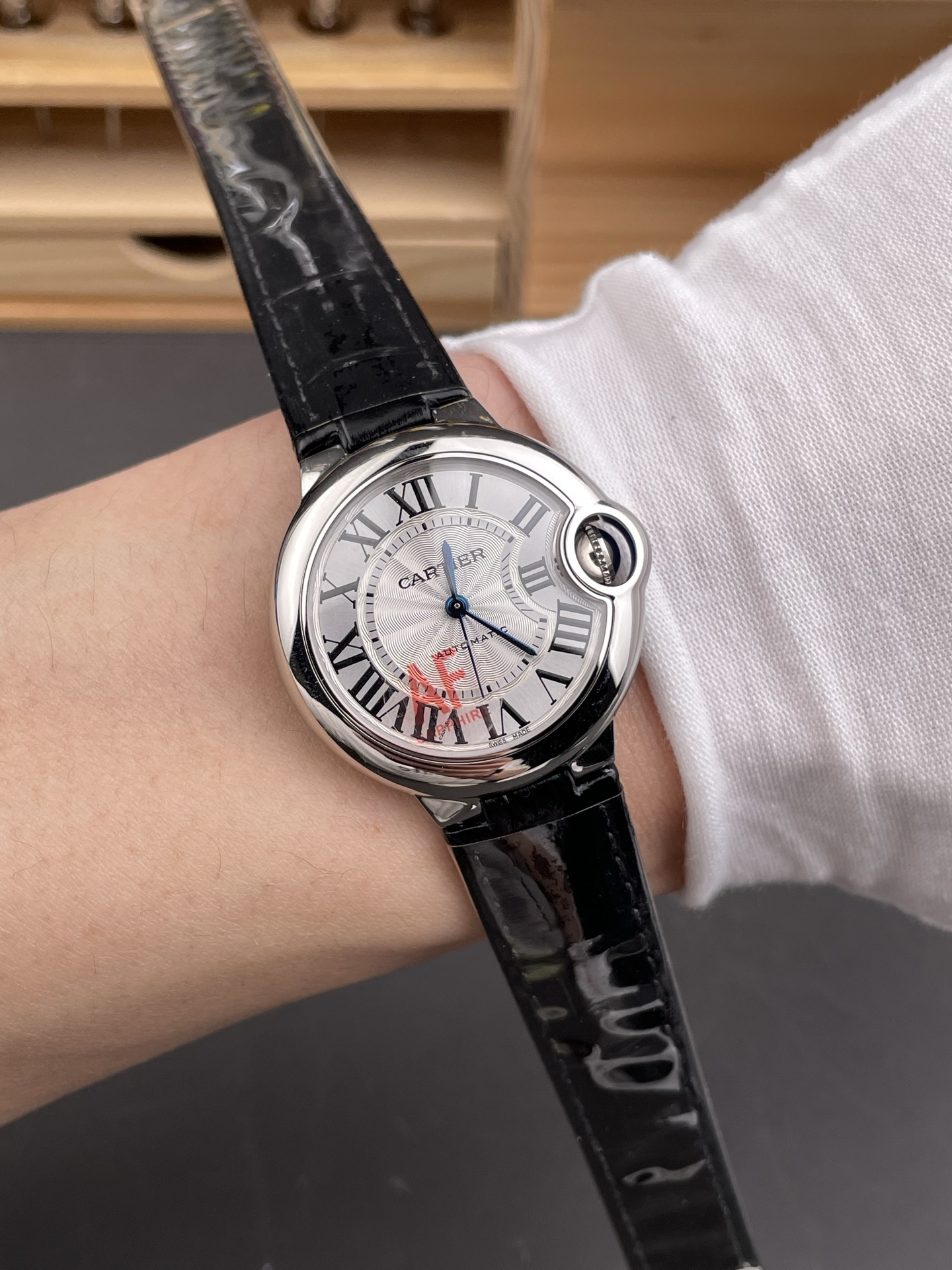 Ballon De Cartier Swiss Automatic 1:1 Mirror Quality 33MM in White Dial - Super Clone Watch - view 10