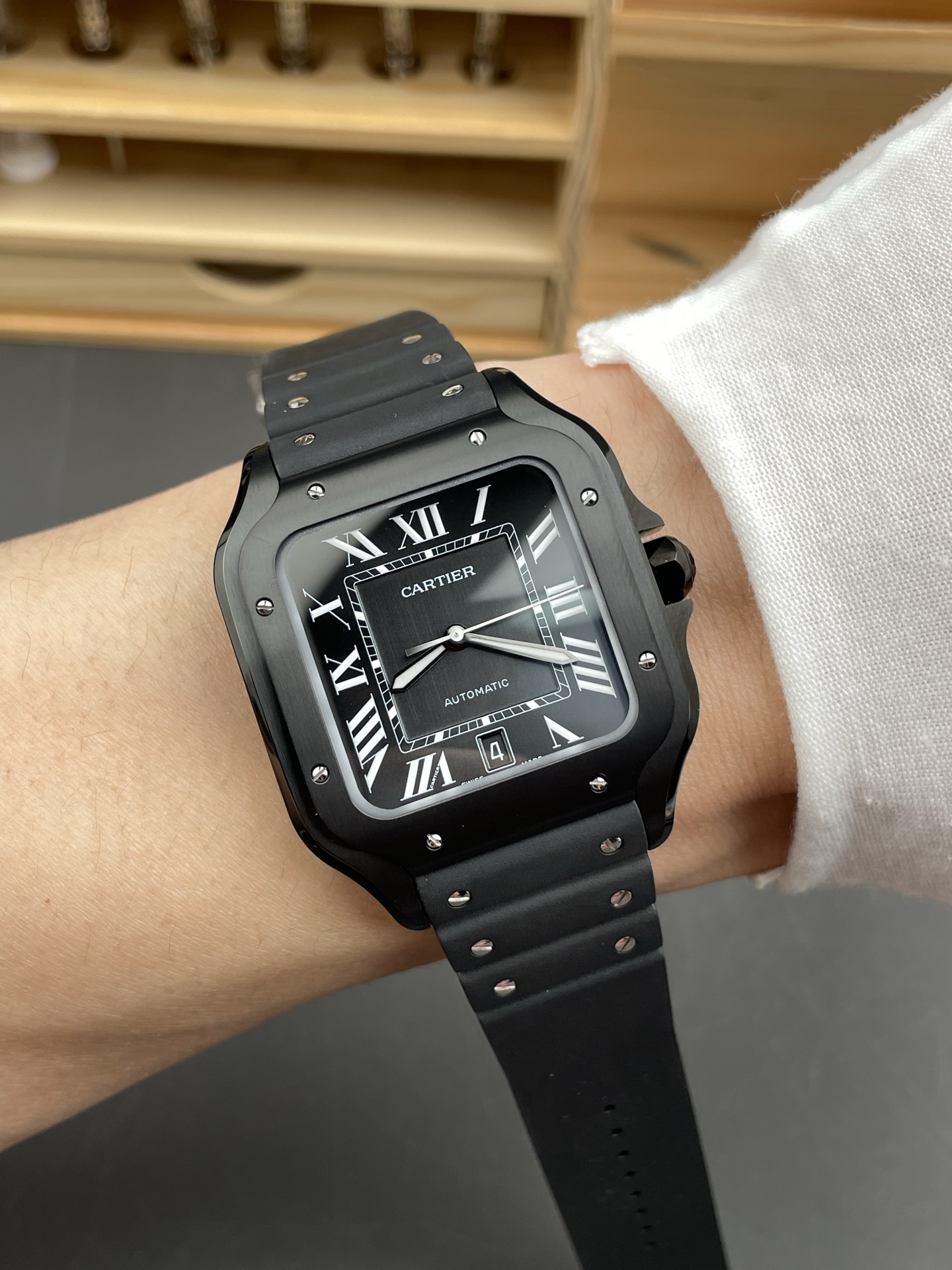 Santos De Cartier DLC Coated Casing 1:1 Mirror Swiss Super Clone Watch 40MM - view 10