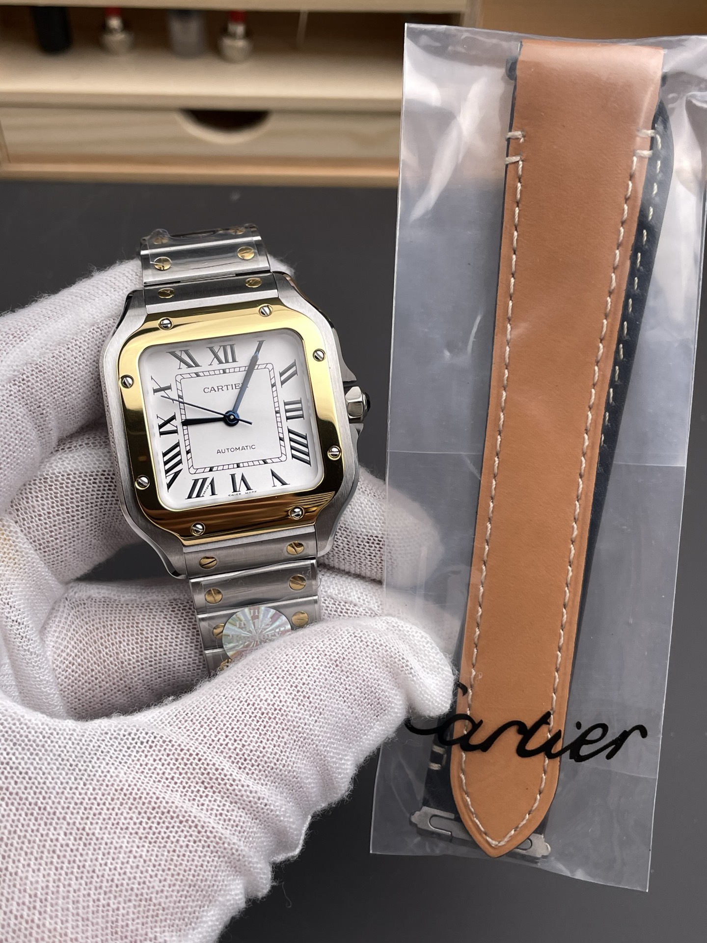 Santos De Cartier 1:1 Mirror Super Clone - 36MM Yellow Gold Two Tone Watch - view 4