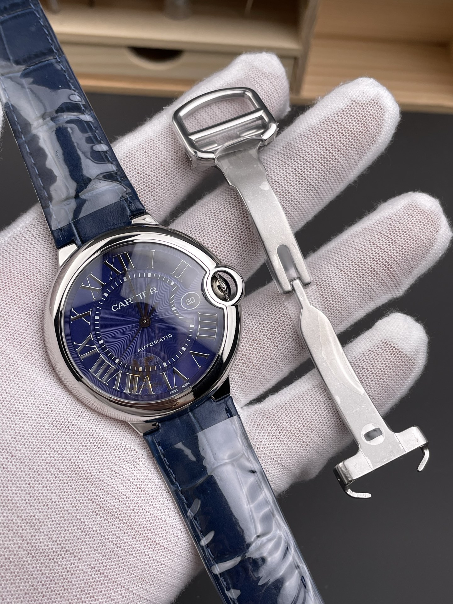 Ballon De Cartier Swiss Automatic 1:1 Mirror Quality 33MM in Stainless Steel Casing - Super Clone Watch - view 5