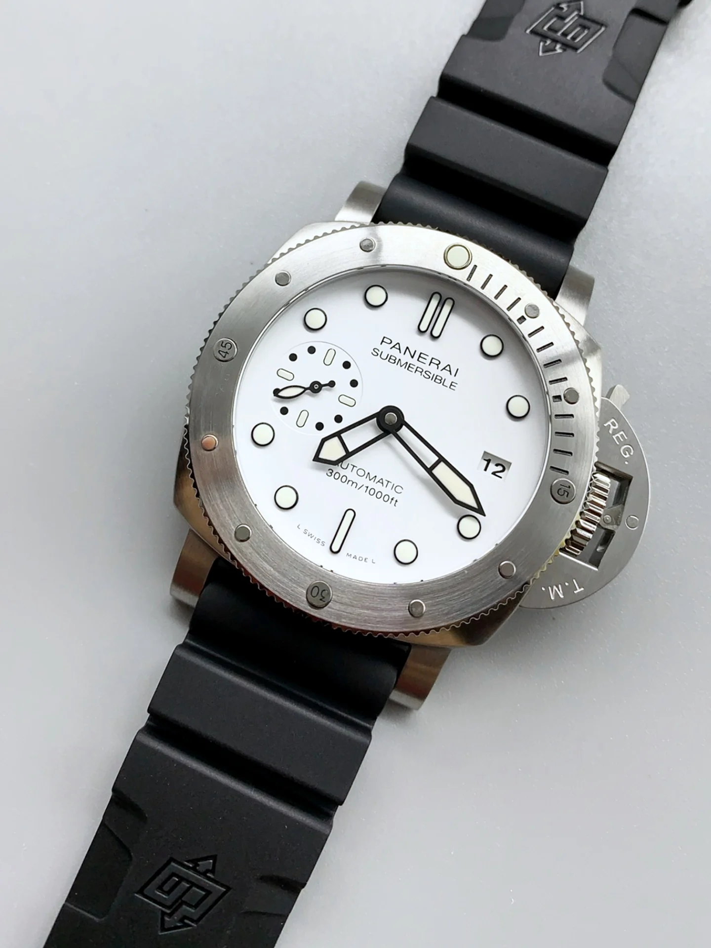 Panerai Submersible Bianco PAM2223 1:1 42MM 1:1 Mirror Super Clone Watch - view 3
