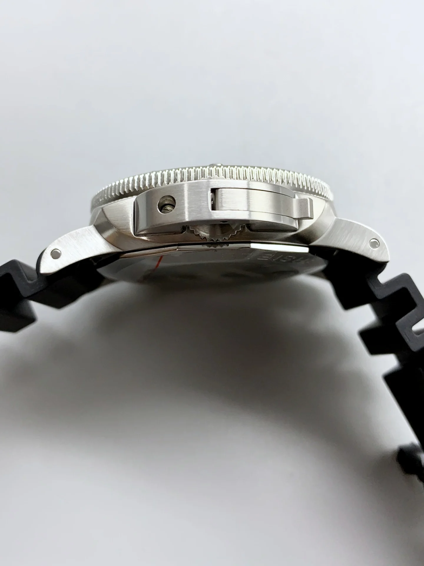 Panerai Submersible Bianco PAM2223 1:1 42MM 1:1 Mirror Super Clone Watch - view 6