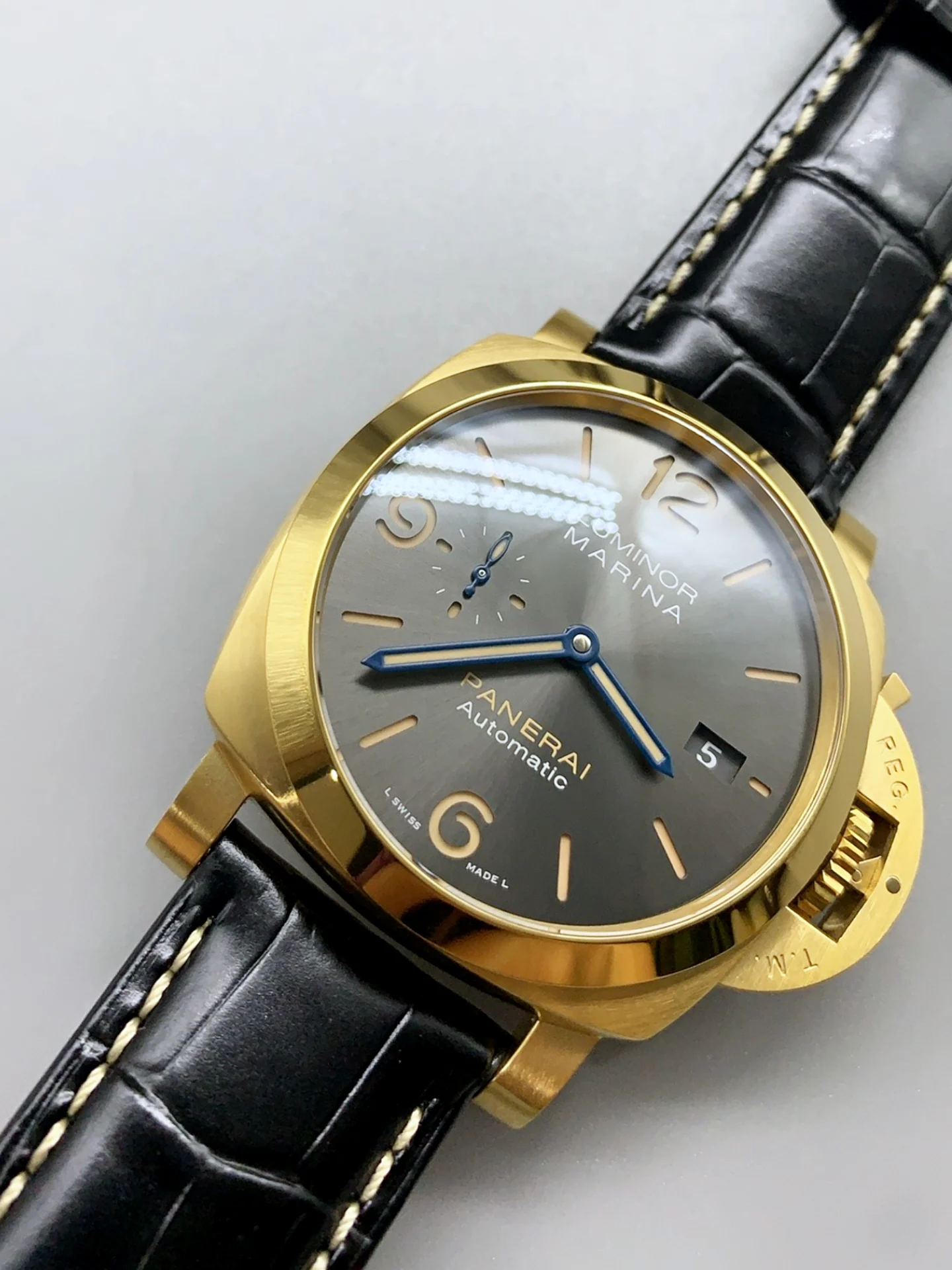 Panerai Luminor Marina PAM1115 1:1 Mirror Swiss Super Clone Watch 44MM Yellow Gold - view 5