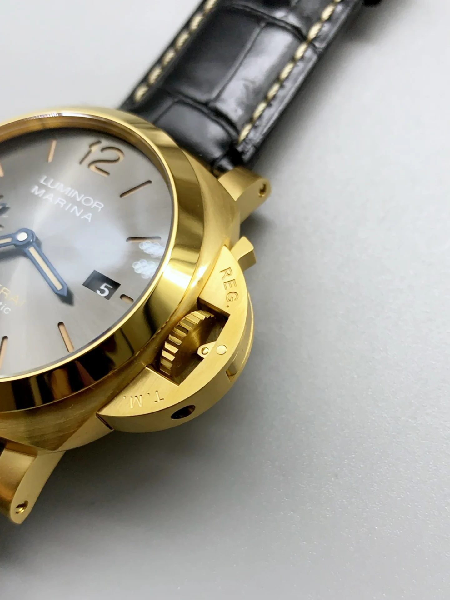 Panerai Luminor Marina PAM1115 1:1 Mirror Swiss Super Clone Watch 44MM Yellow Gold - view 6