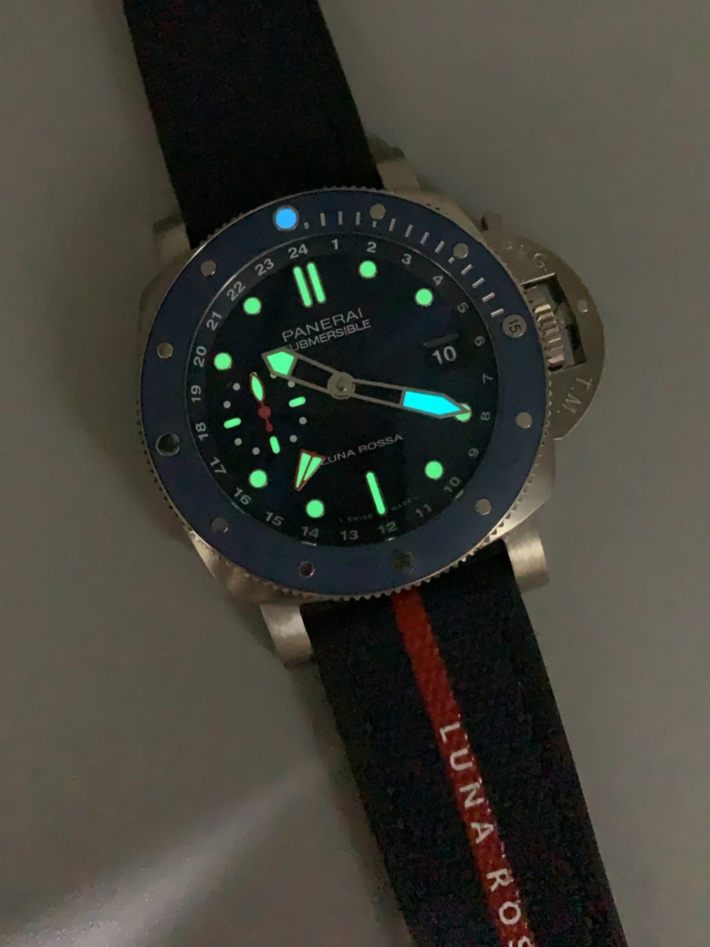 Panerai Submersible PAM01507 GMT Luna Rossa Titanio Super Clone Watch - view 10