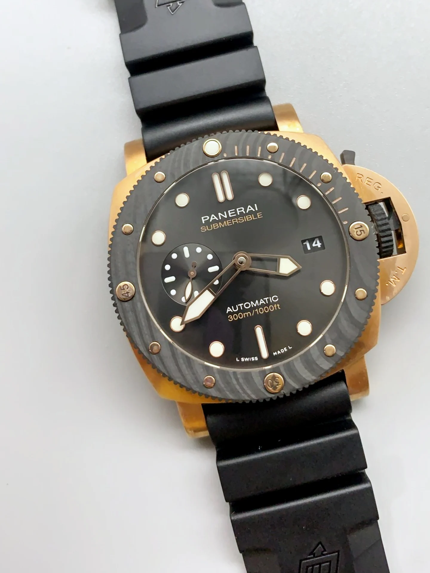 Panerai PAM01070 Submersible GOLDTEC OROCARBO - 44MM 1:1 Mirror Super Clone - view 3