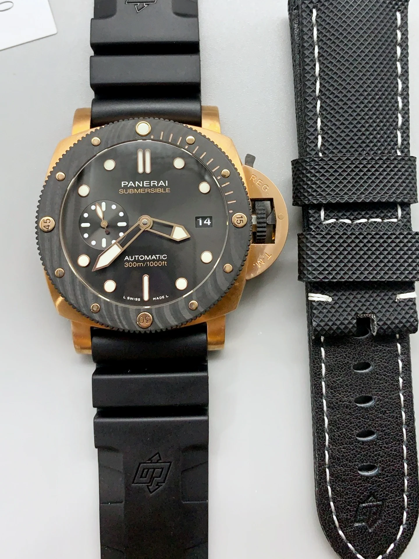 Panerai PAM01070 Submersible GOLDTEC OROCARBO - 44MM 1:1 Mirror Super Clone - view 5