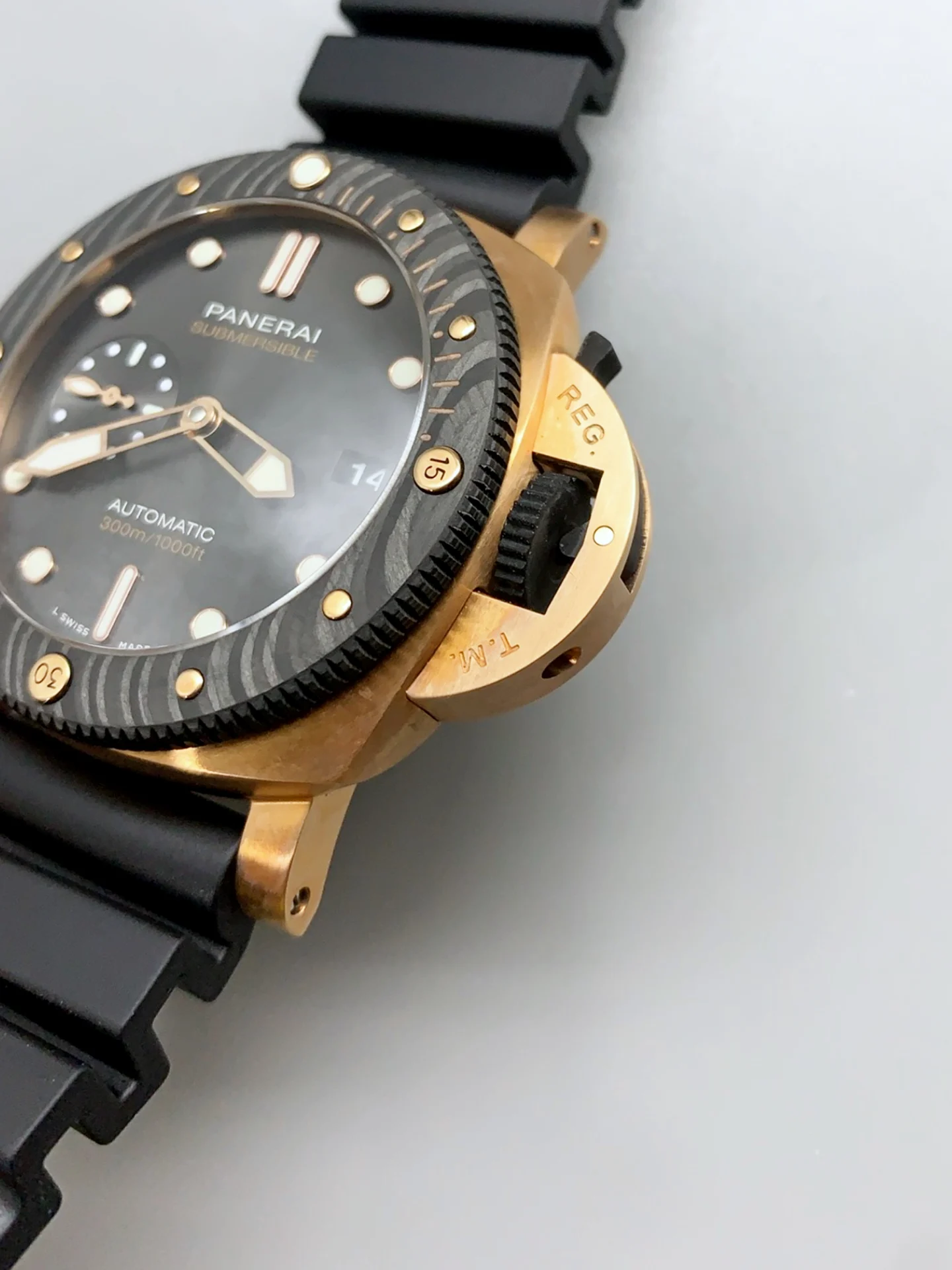 Panerai PAM01070 Submersible GOLDTEC OROCARBO - 44MM 1:1 Mirror Super Clone - view 6