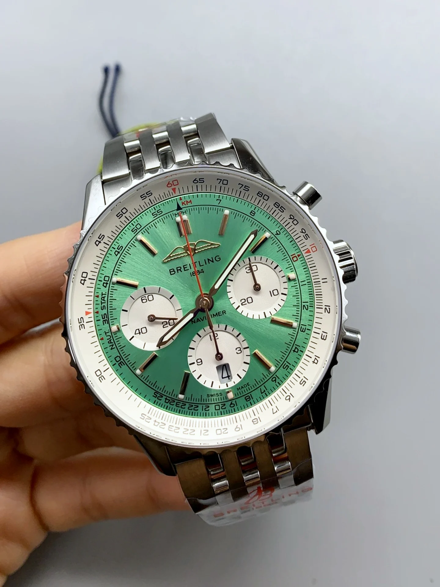 Breitling Navitimer B01 Chronograph 43 Green Dial - 904L Steel Casing 1:1 Mirror Swiss Super Clone - view 3