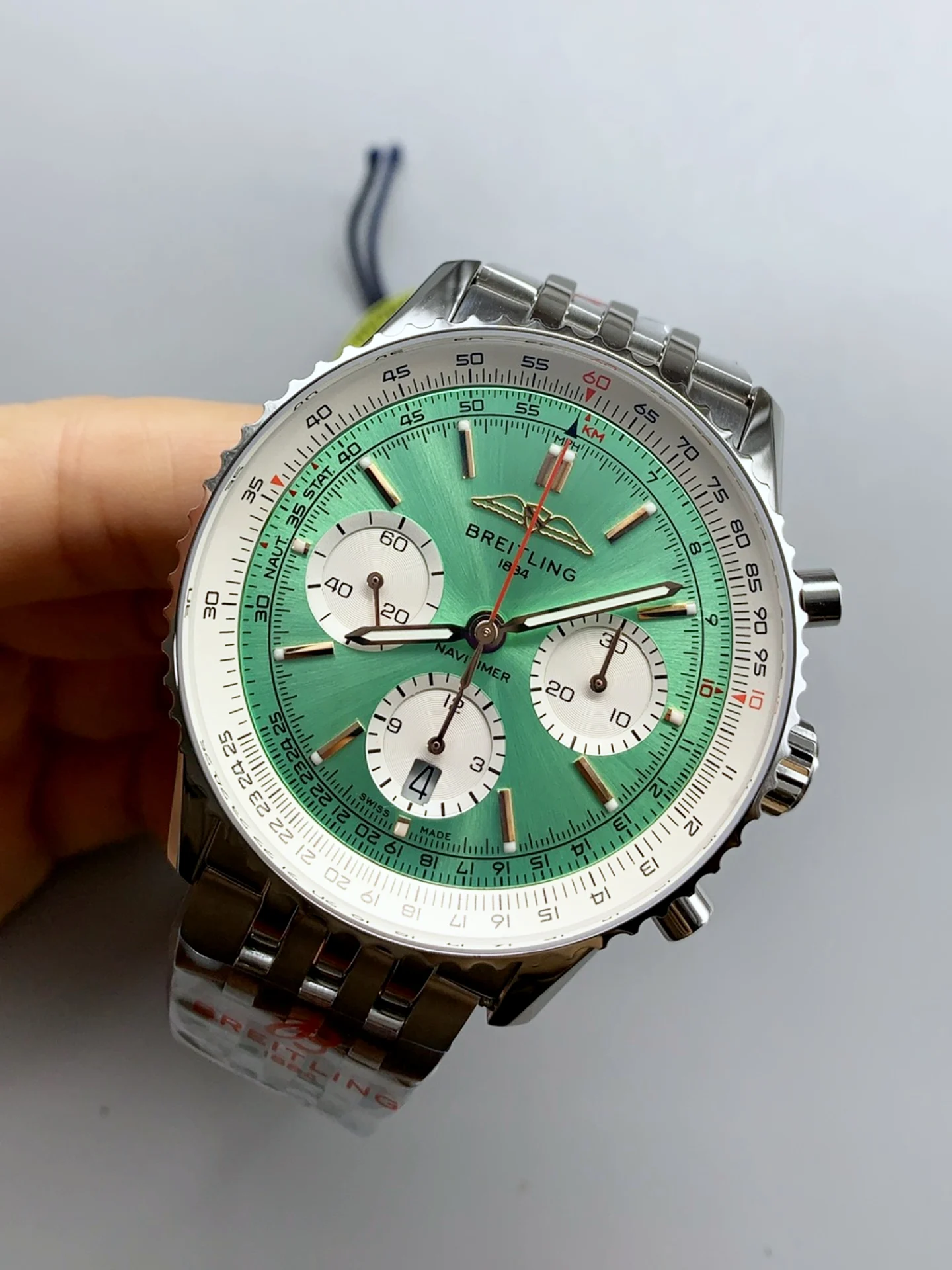Breitling Navitimer B01 Chronograph 43 Green Dial - 904L Steel Casing 1:1 Mirror Swiss Super Clone - view 4