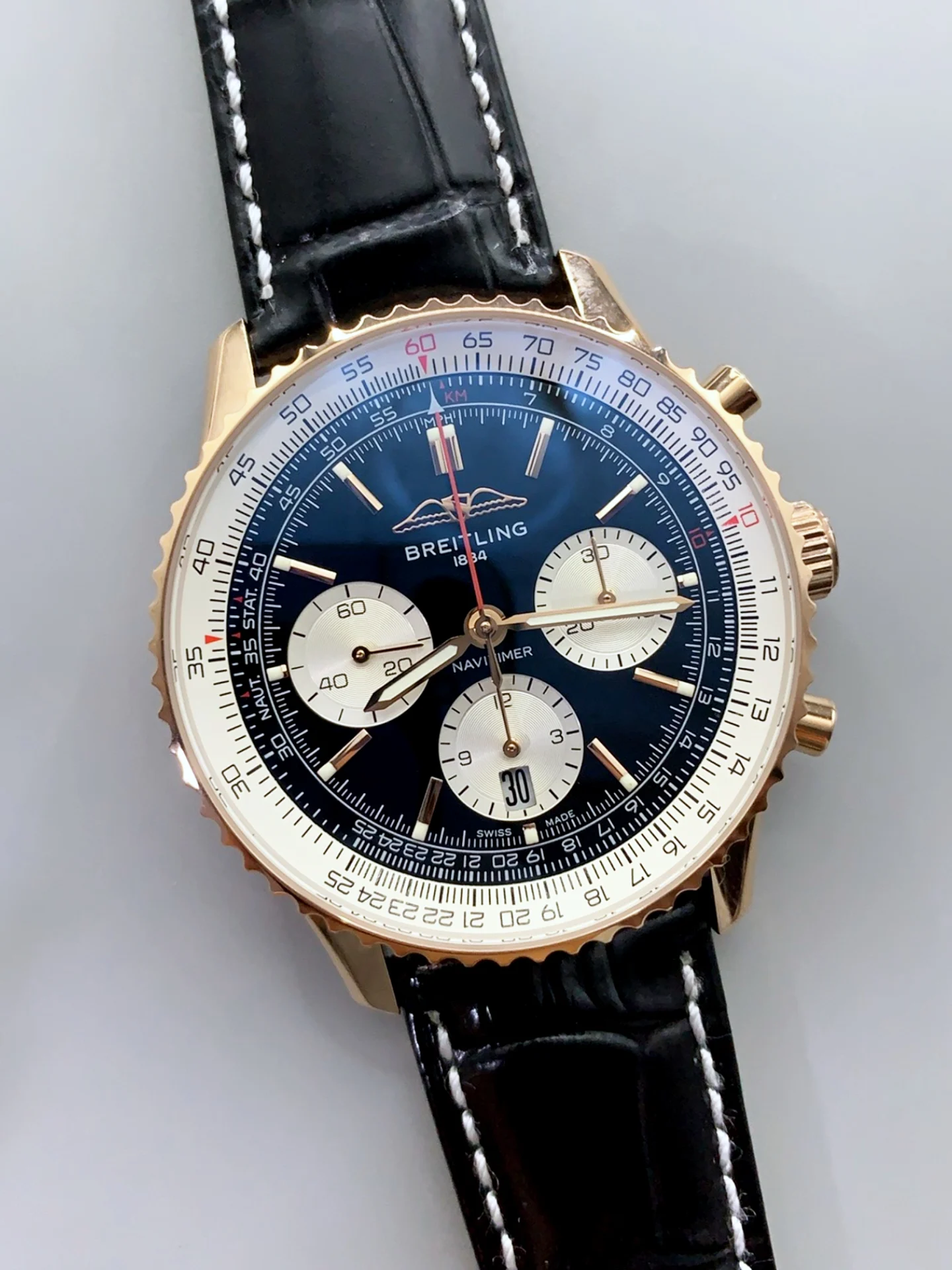 Breitling Navitimer B01 Chronograph 43 (Black Dial) - 18K Rose Gold Case, Top-Tier Swiss 1:1 Super Clone - view 3