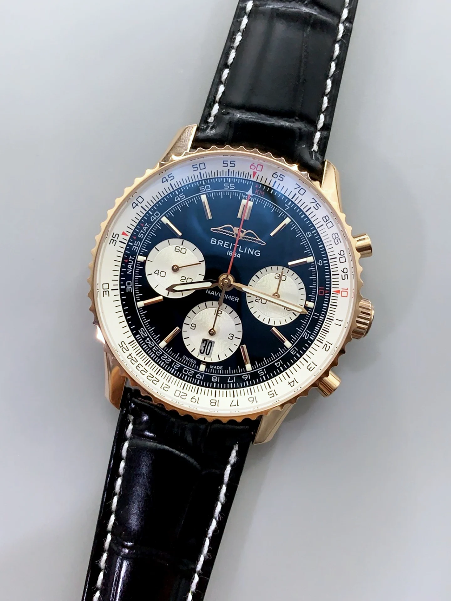 Breitling Navitimer B01 Chronograph 43 (Black Dial) - 18K Rose Gold Case, Top-Tier Swiss 1:1 Super Clone - view 4