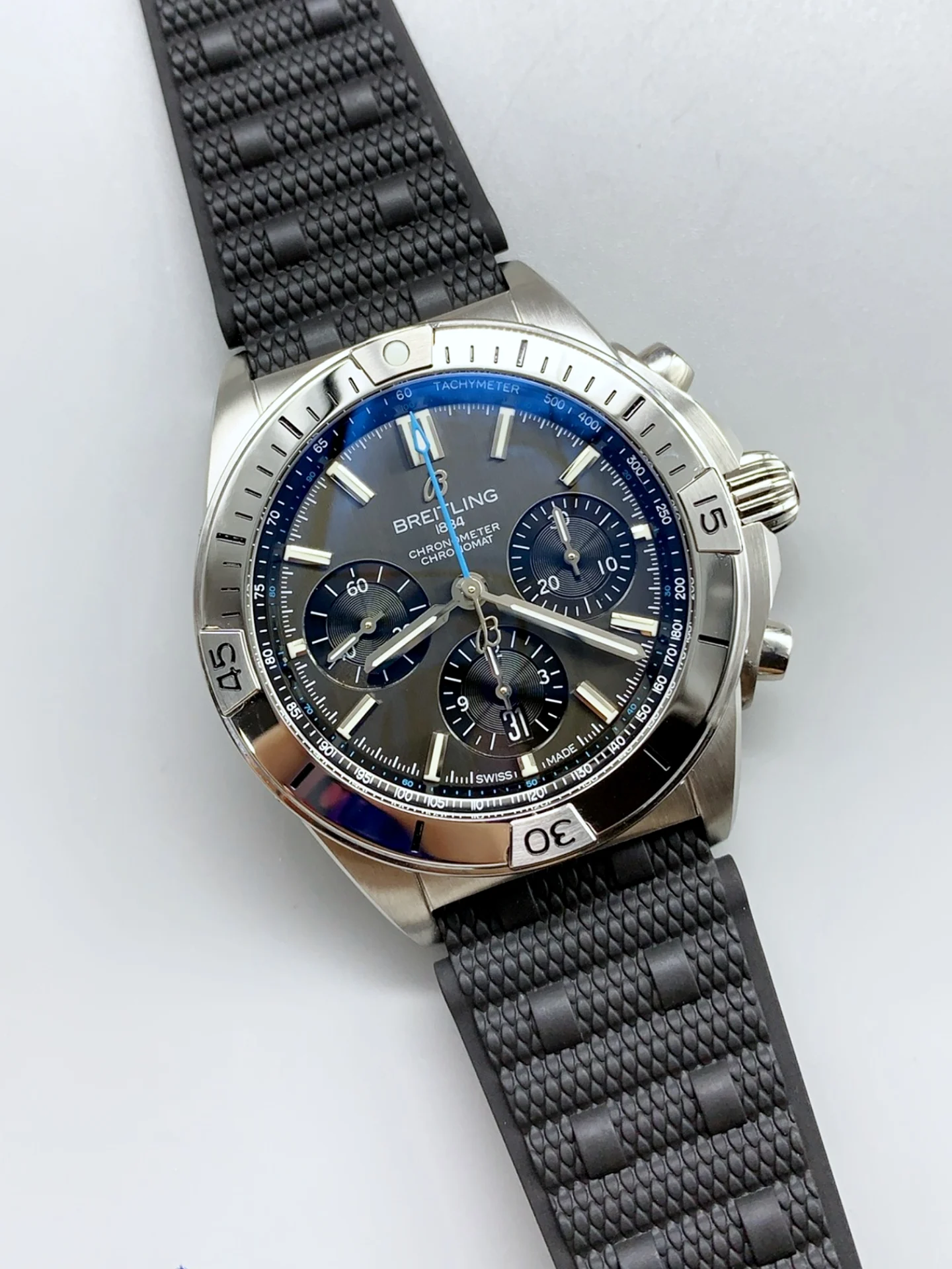 Breitling Chronomat B01 42 Series - Swiss 904L Steel Case, Black Dial - 1:1 Top-Tier Super Clone Watch - view 4