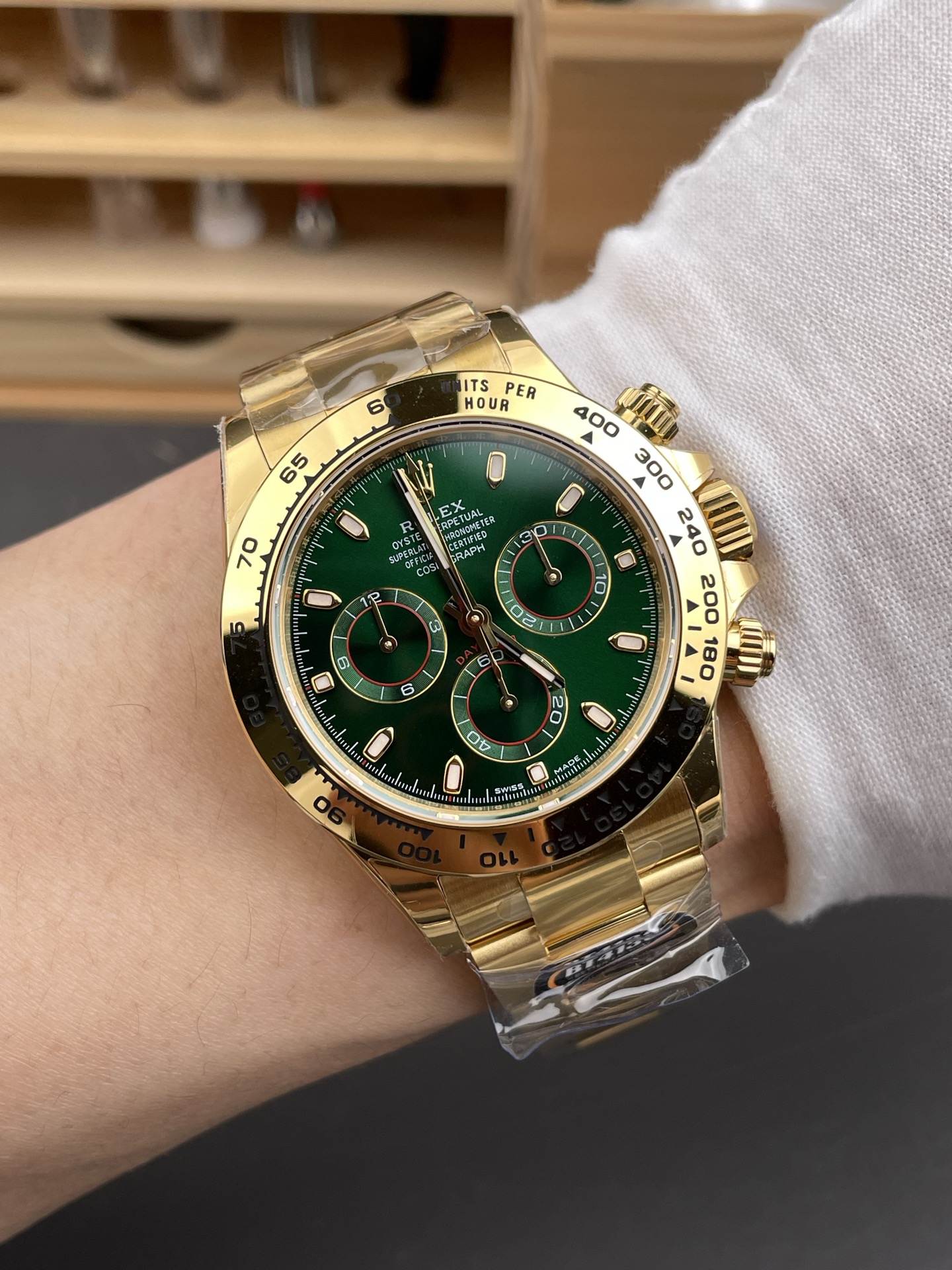 Rolex Daytona John Mayer Super Clone 116508 Yellow Gold Green Dial Cal.4130 Movement Swiss - view 9