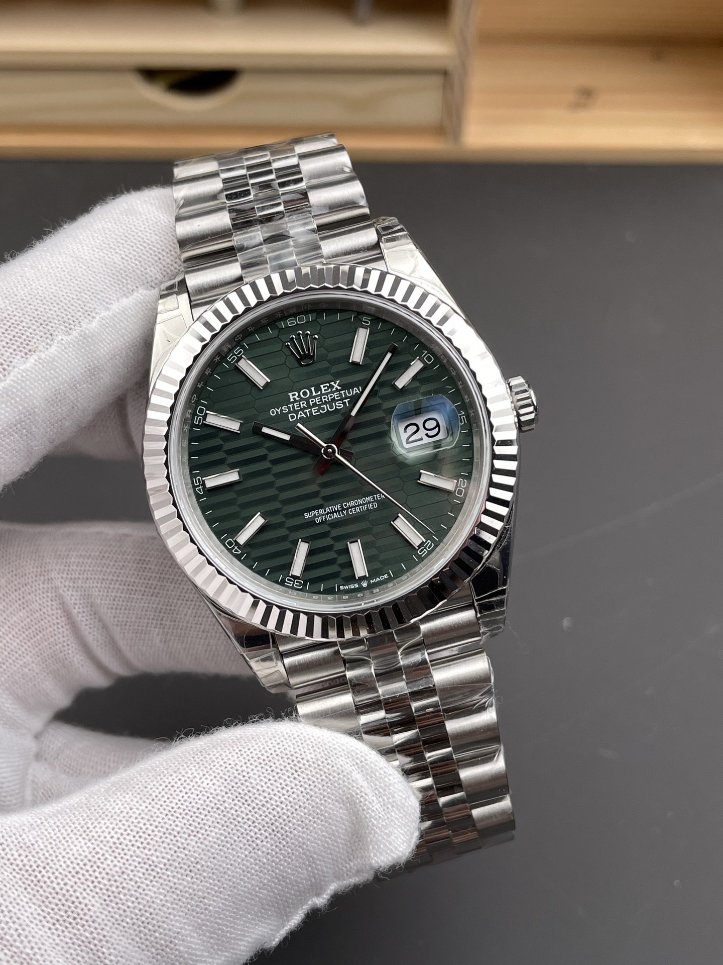 Rolex Datejust Cal.3235 Movement 1:1 Mirror Super Clone 904L Steel 41MM - Green Fluted Motif Dial - view 3
