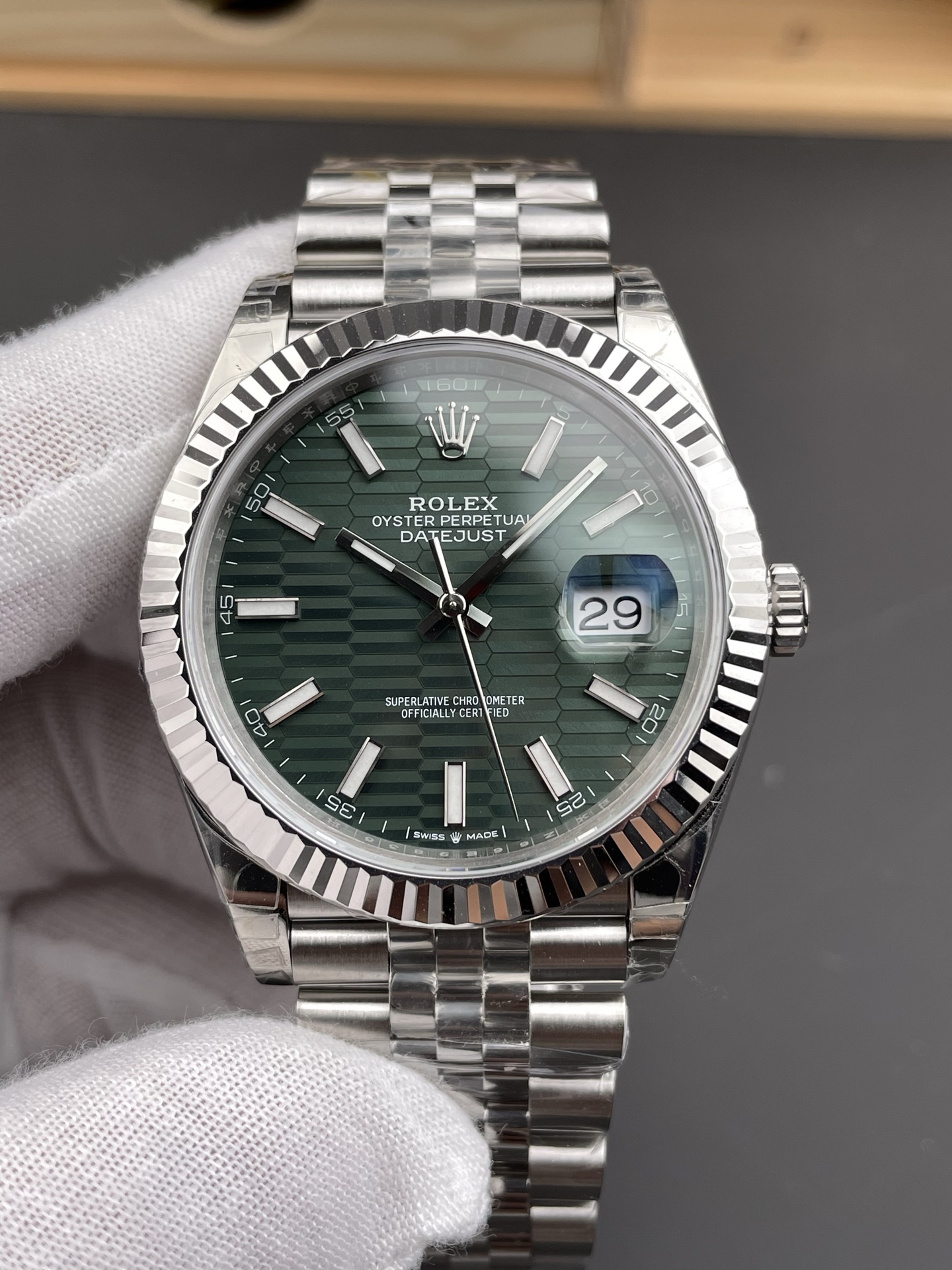 Rolex Datejust Cal.3235 Movement 1:1 Mirror Super Clone 904L Steel 41MM - Green Fluted Motif Dial - view 4