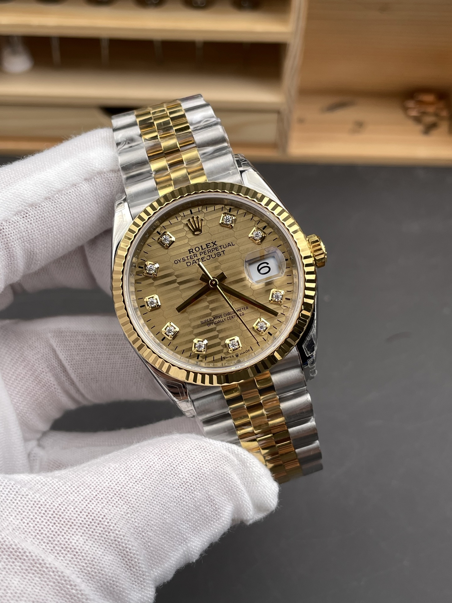 Rolex Datejust Cal.3235 Movement 1:1 Mirror Super Clone 904L Steel 36MM - Gold Fluted Motif Dial - view 4