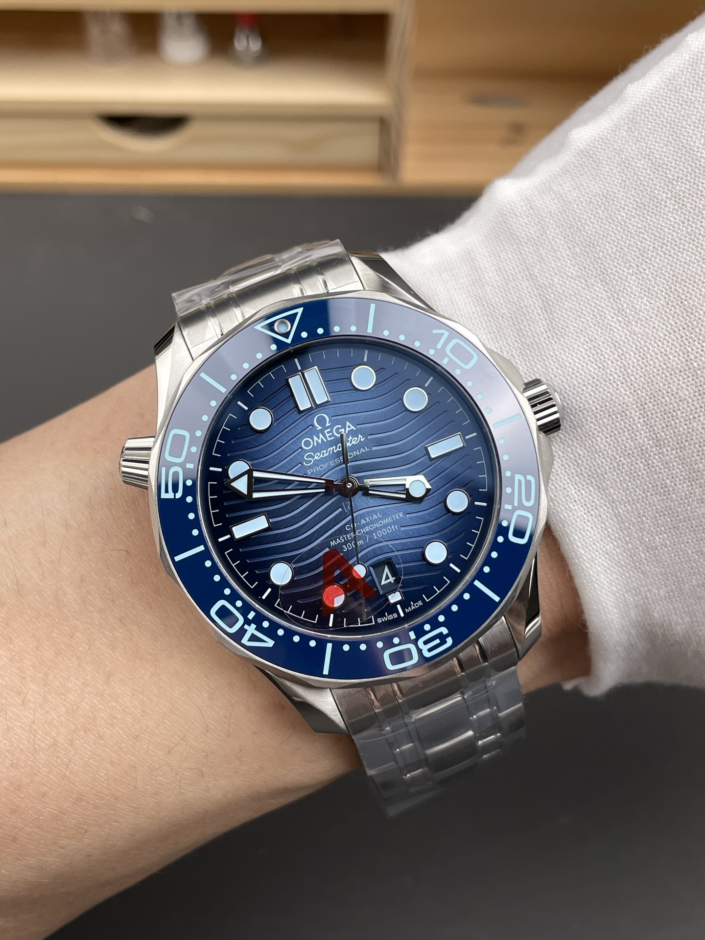 Omega Seamaster 300M Summer Blue Swiss 904L Steel 1:1 Mirror Super Clone Watch - view 10
