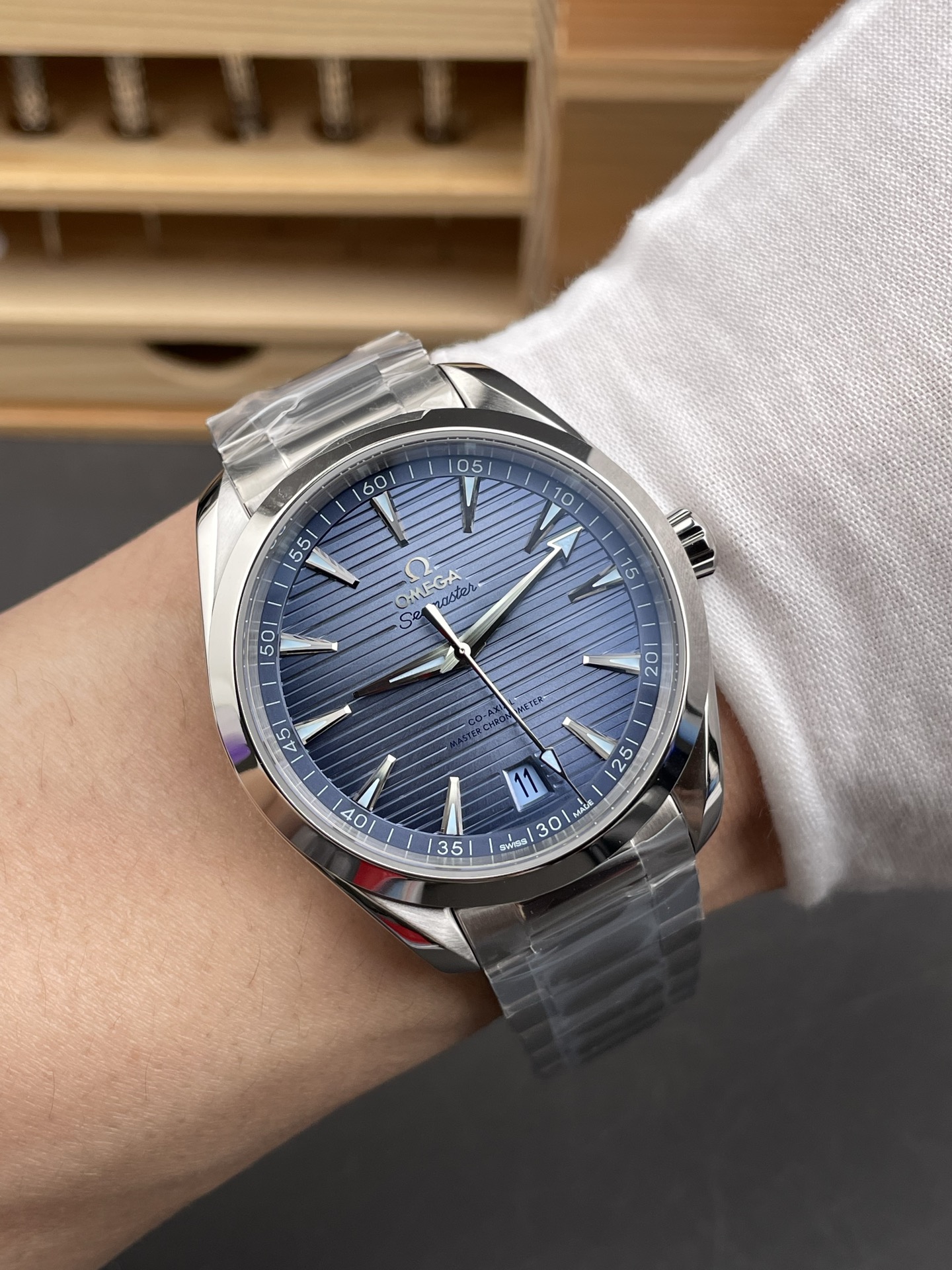 VS Factory Omega Men’s Seamaster Top-Tier Super Clone Watch - Blue Dial, Steel Bracelet (Ref. 220.10.41.21.10.001) - view 10