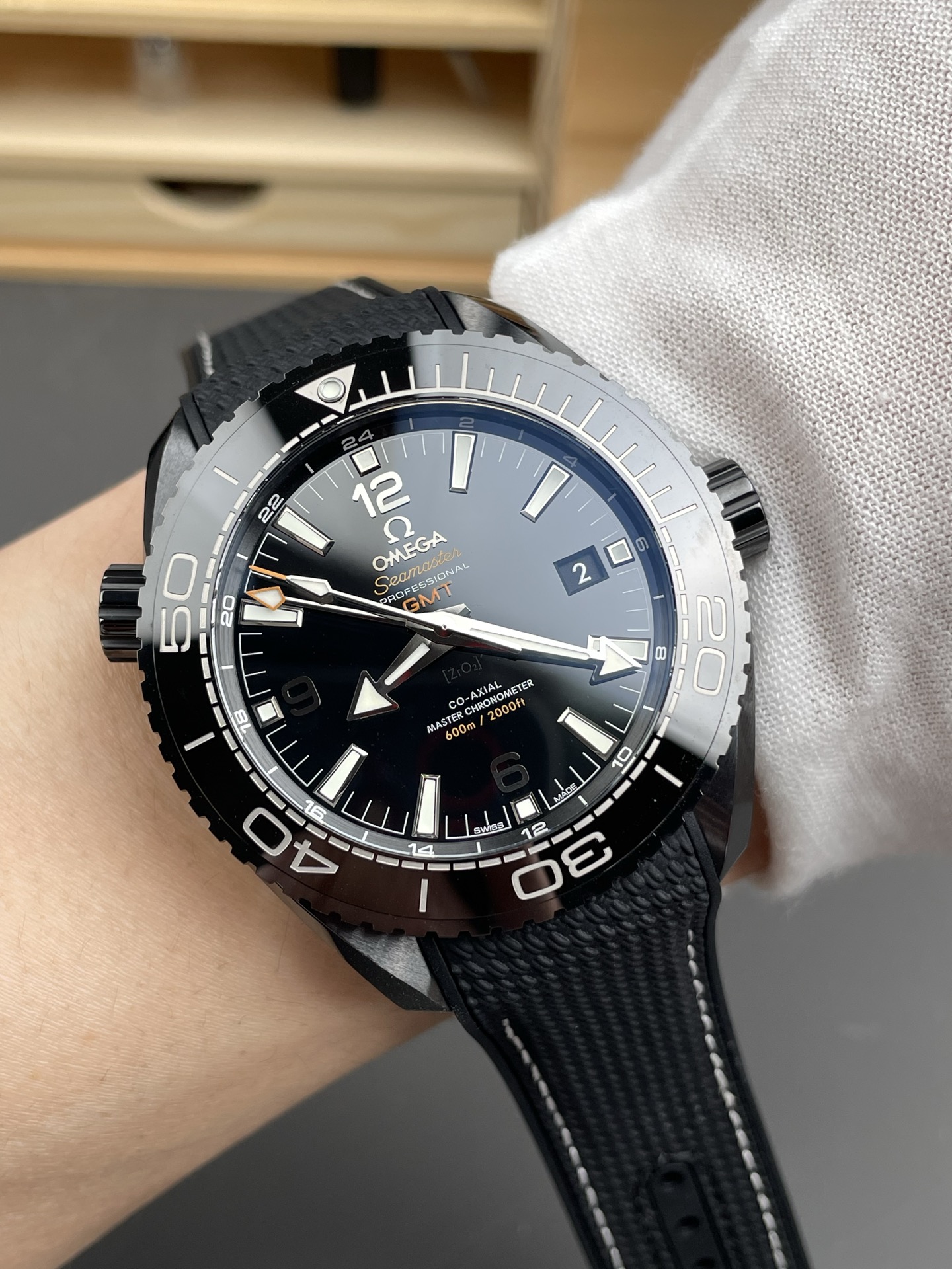 Omega Seamaster Planet Ocean Deep Black GMT 45.5MM 1:1 Mirror Super Clone Watch - view 10