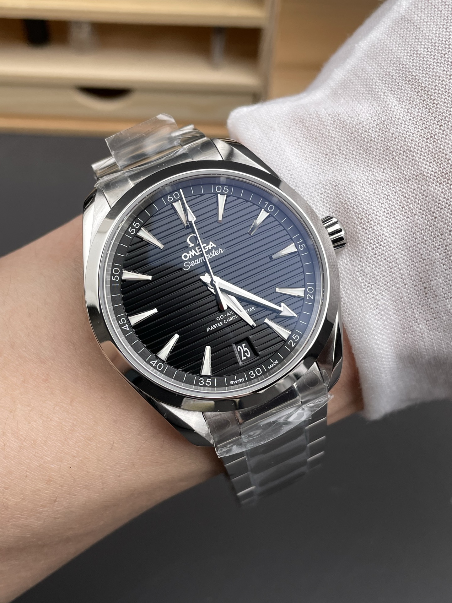 Omega Aqua Terra 150M Black Dial 904L Steel Casing 1:1 Mirror Super Clone 41MM - view 2