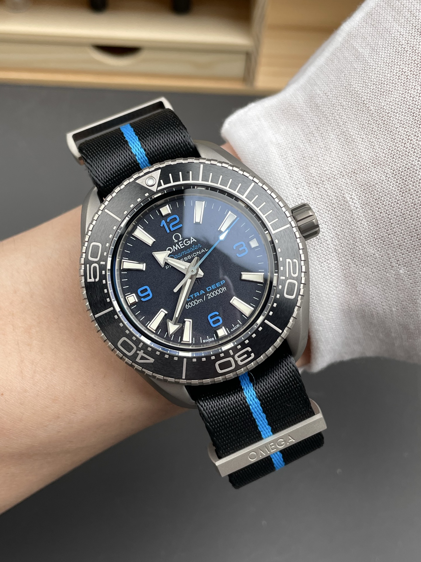 Omega Seamaster Planet Ocean 600M Ultra Deep Titanium 45.50mm 1:1 Mirror Super Clone Watch - view 10