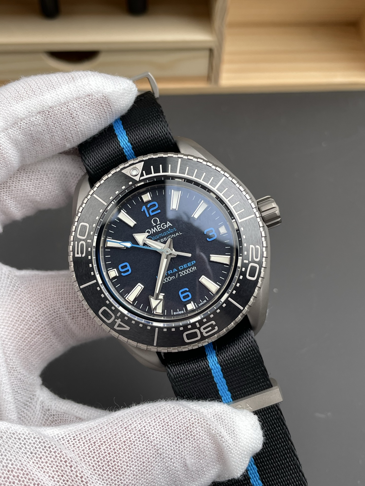 Omega Seamaster Planet Ocean 600M Ultra Deep Titanium 45.50mm 1:1 Mirror Super Clone Watch - view 4