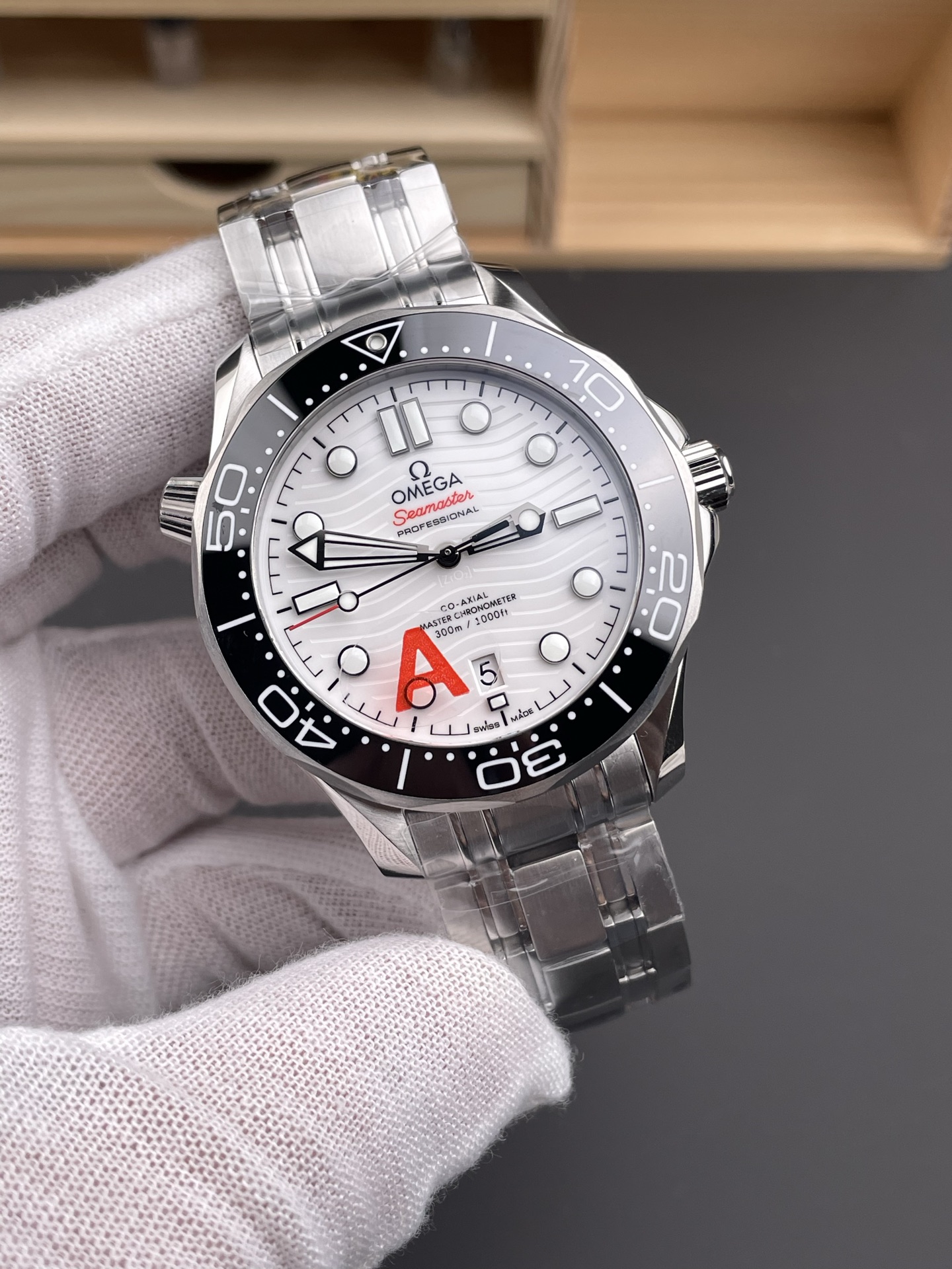 Omega Seamaster 300M Master Chronometer White Swiss 904L Steel 1:1 Mirror Super Clone Watch - view 4
