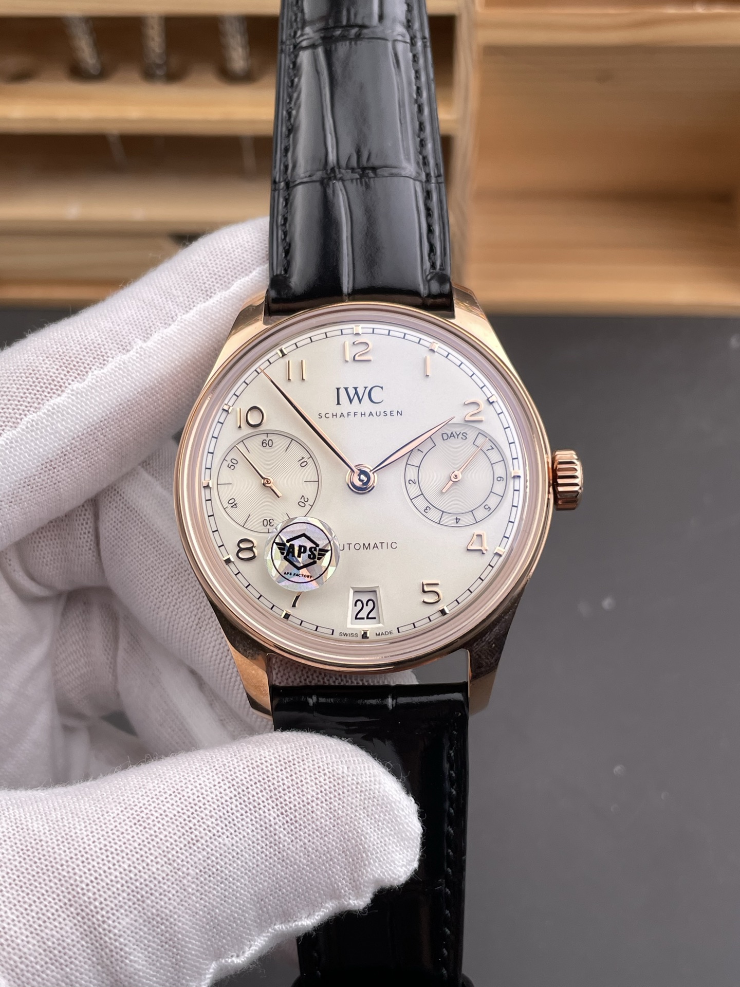 IWC Portugieser Series Top-Tier Super Clone (Swiss 1:1 Mirror-Grade) Watch - White Dial, Rose Gold Case - view 4