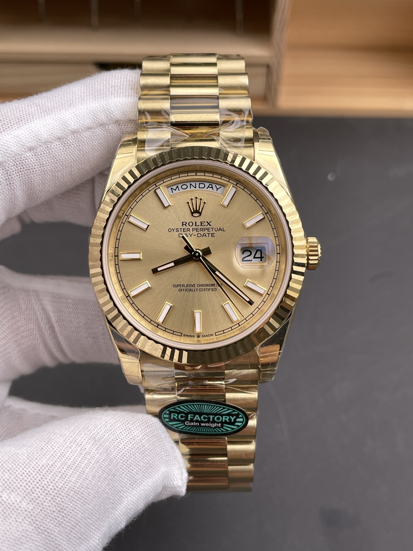 Rolex Day Date Super Clone Gold Dial 40MM 212 Grams Swiss watch - view 2