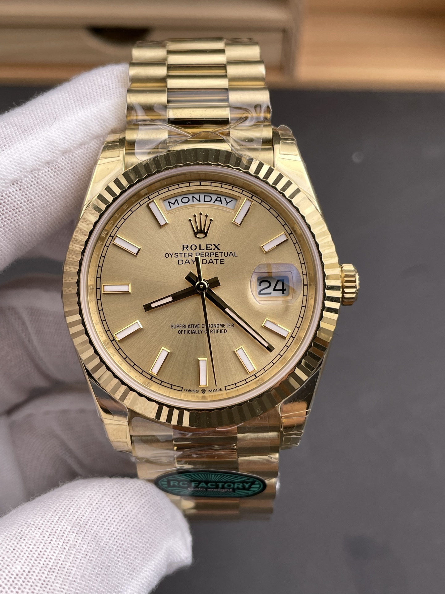 Rolex Day Date Super Clone Gold Dial 40MM 212 Grams Swiss watch - view 3