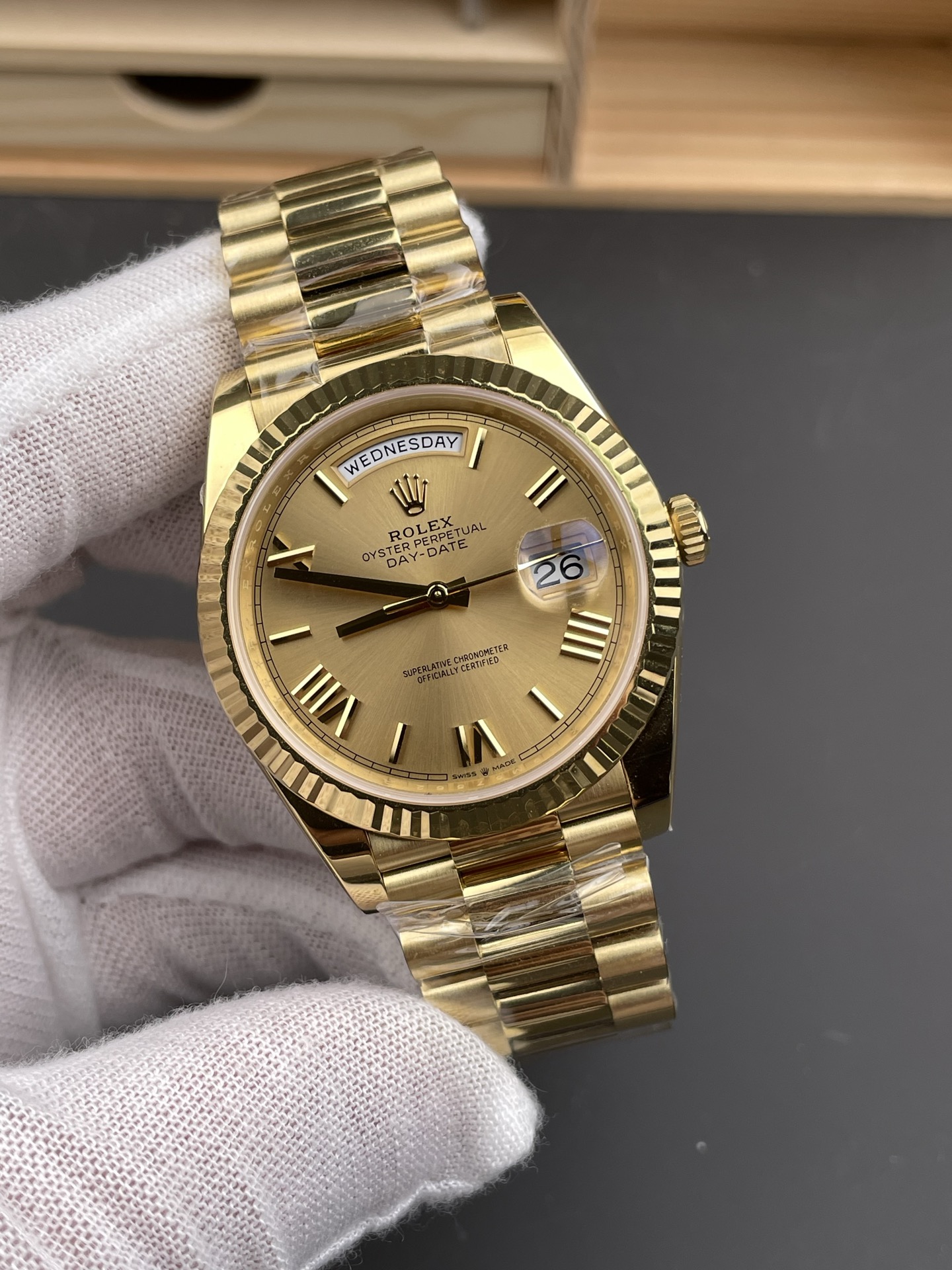 Rolex Day Date Presidential 18K Rose Gold Watch 40MM - Gold Dial 1:1 Mirror Quality(210g) - Super Clone Watch - view 4