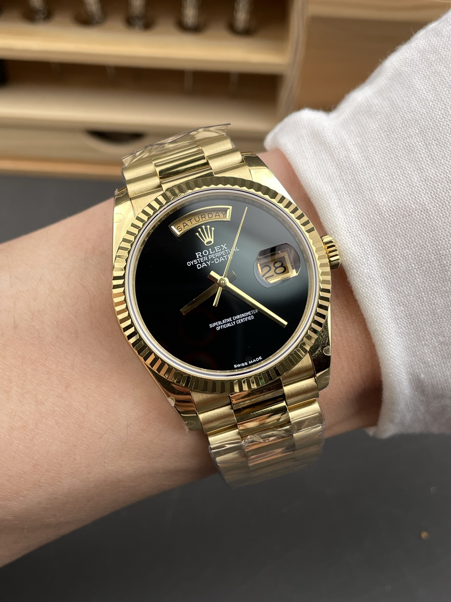 Rolex Day Date Presidential 18K Yellow Gold Watch 36MM - Black Dial 1:1 Mirror Quality - Super Clone Watch - view 10
