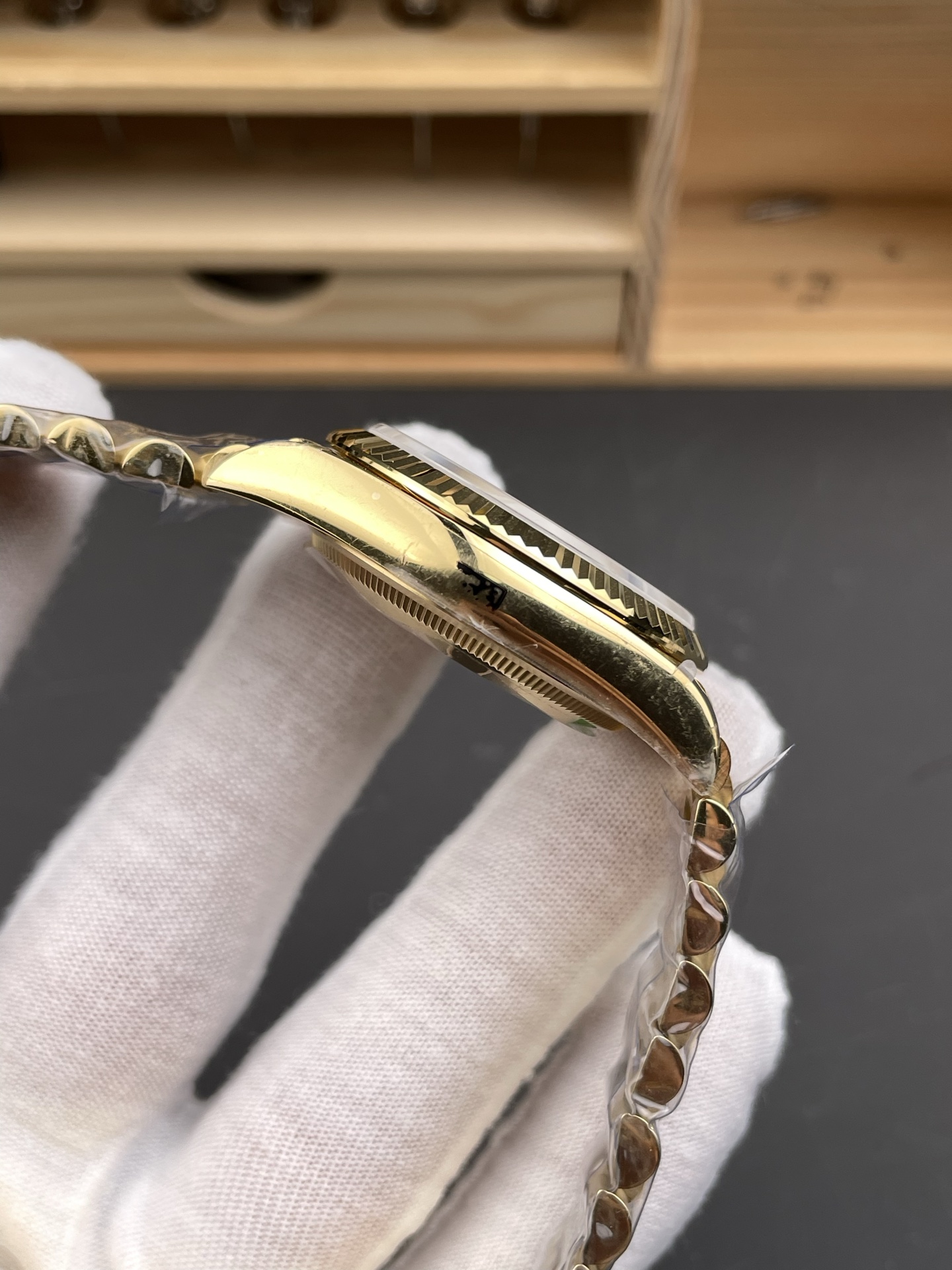 Rolex Day Date Presidential 18K Yellow Gold Watch 36MM - Black Dial 1:1 Mirror Quality - Super Clone Watch - view 6