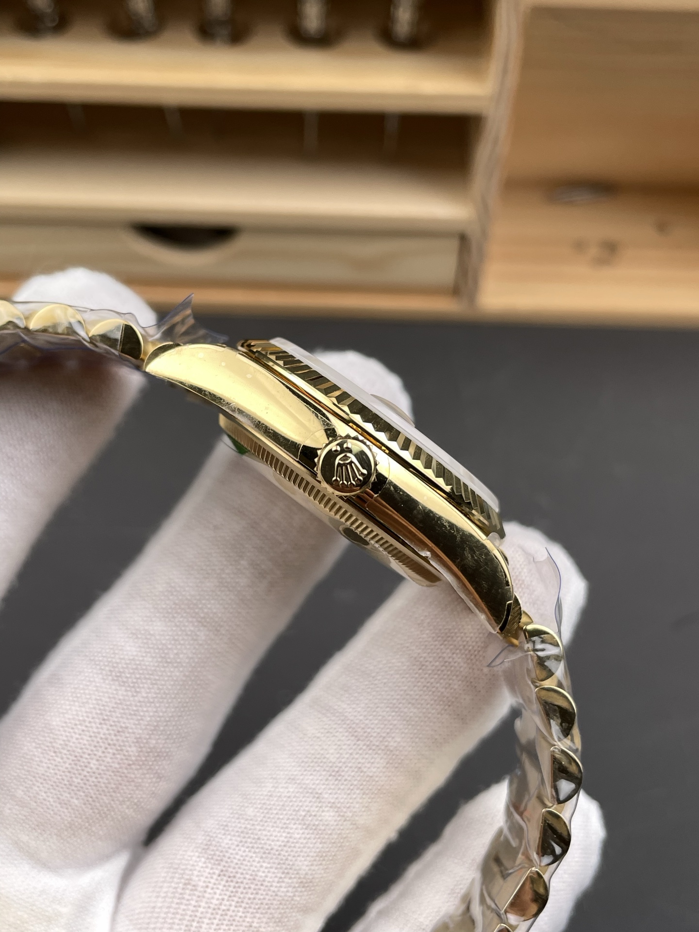 Rolex Day Date Presidential 18K Yellow Gold Watch 36MM - Black Dial 1:1 Mirror Quality - Super Clone Watch - view 7