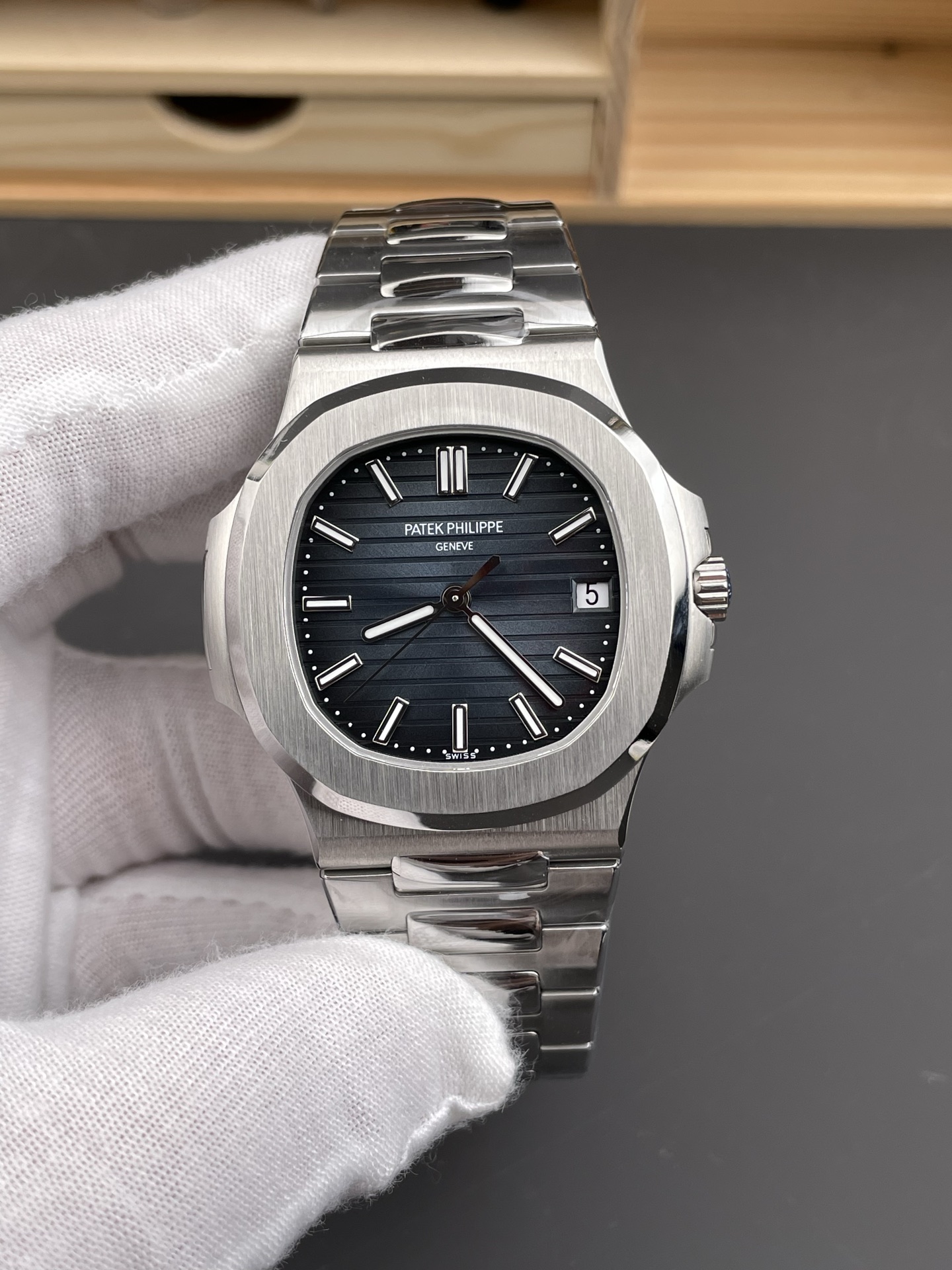 Patek Philippe Super Clone Nautilus 5711G-001 904L Steel Blue Dial - view 3