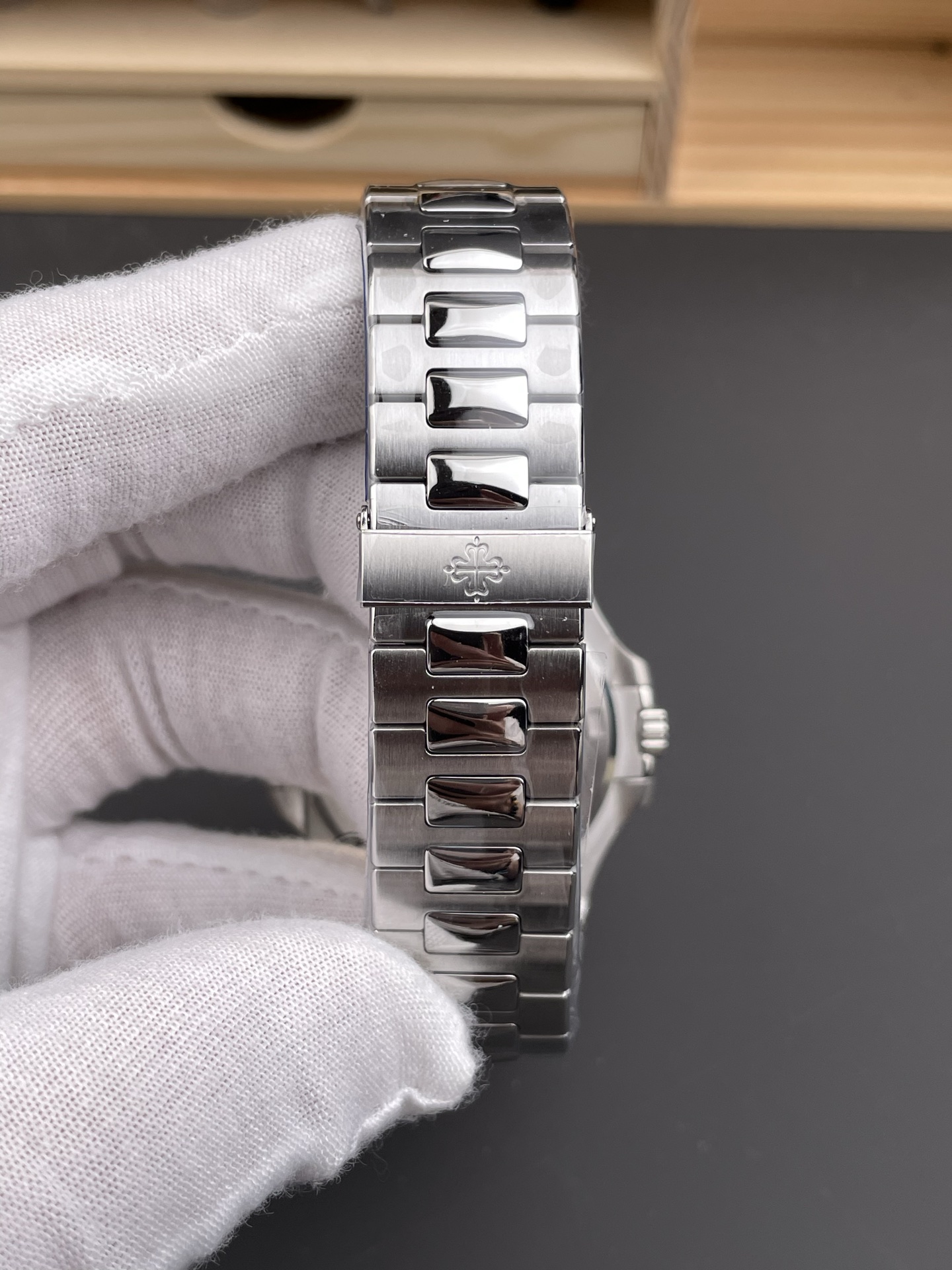 Patek Philippe Super Clone Nautilus 5711G-001 904L Steel Blue Dial - view 9