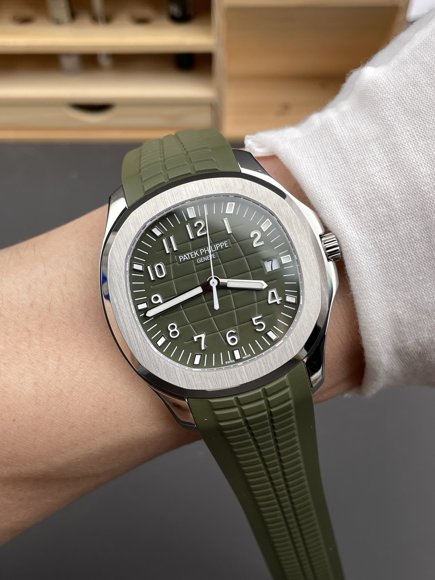 Patek Philippe Aquanaut Super Clone 5168G Green Dial 904L Steel Watch - view 10