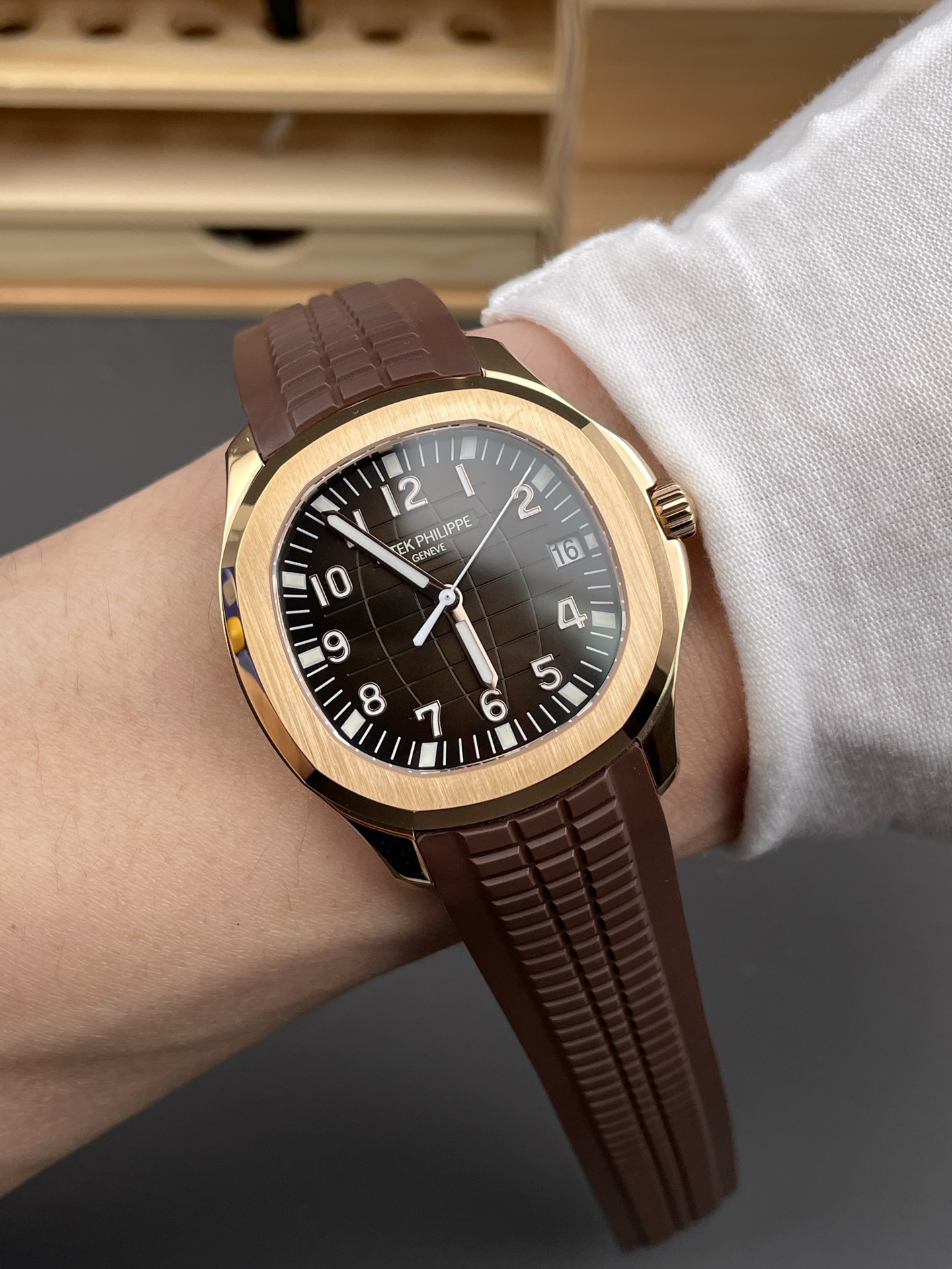 Patek Philippe Super Clone Aquanaut 5167 904L Rose Gold Brown Dial Watch - view 10