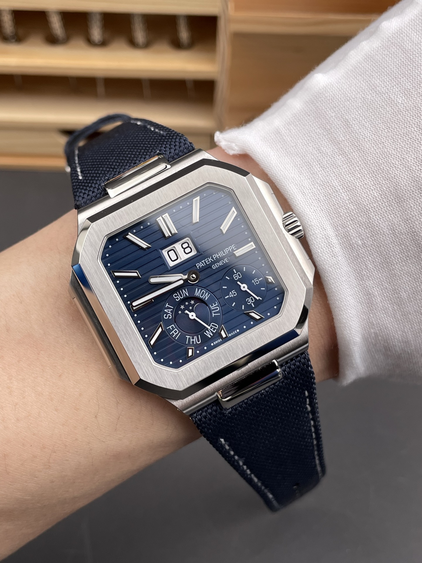 Patek Philippe Cubitus 5822 904L Steel Casing Blue Dial Swiss Super Clone Watch - view 10