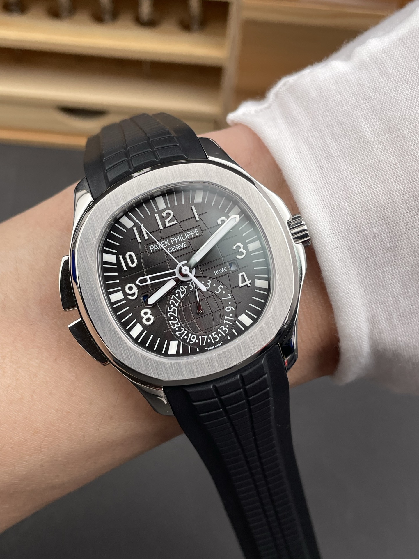 Patek Philippe Super Clone Aquanaut 5164 Stainless Steel Swiss Watch - view 10