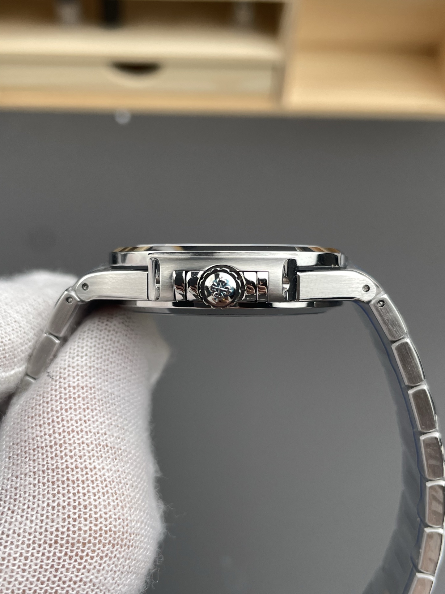 Patek Philippe Nautilus 7118/1A White Dial 1:1 Mirror Swiss Super Clone Watch in 904L Steel - view 7