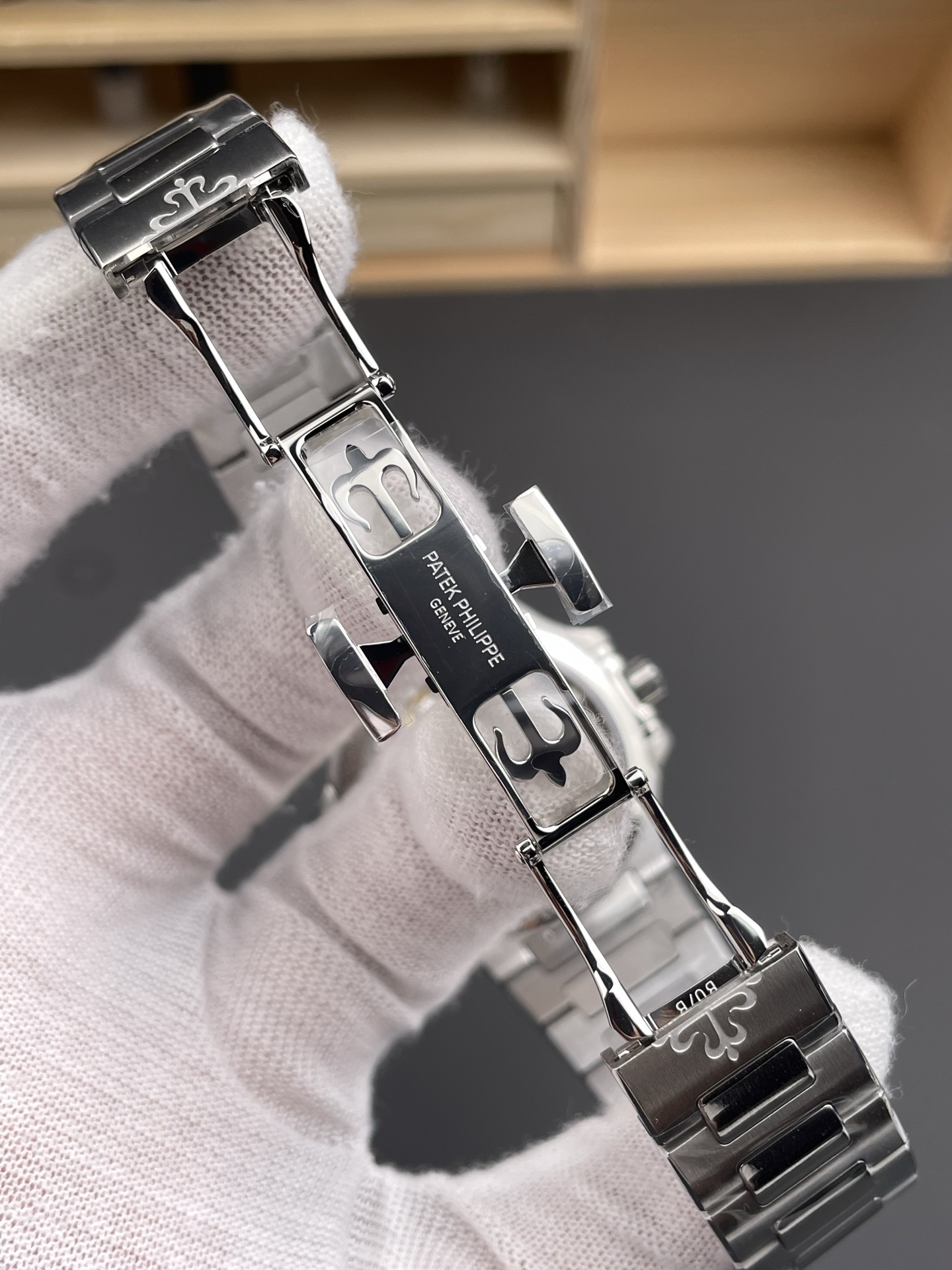 Patek Philippe Nautilus 7118/1A White Dial 1:1 Mirror Swiss Super Clone Watch in 904L Steel - view 8