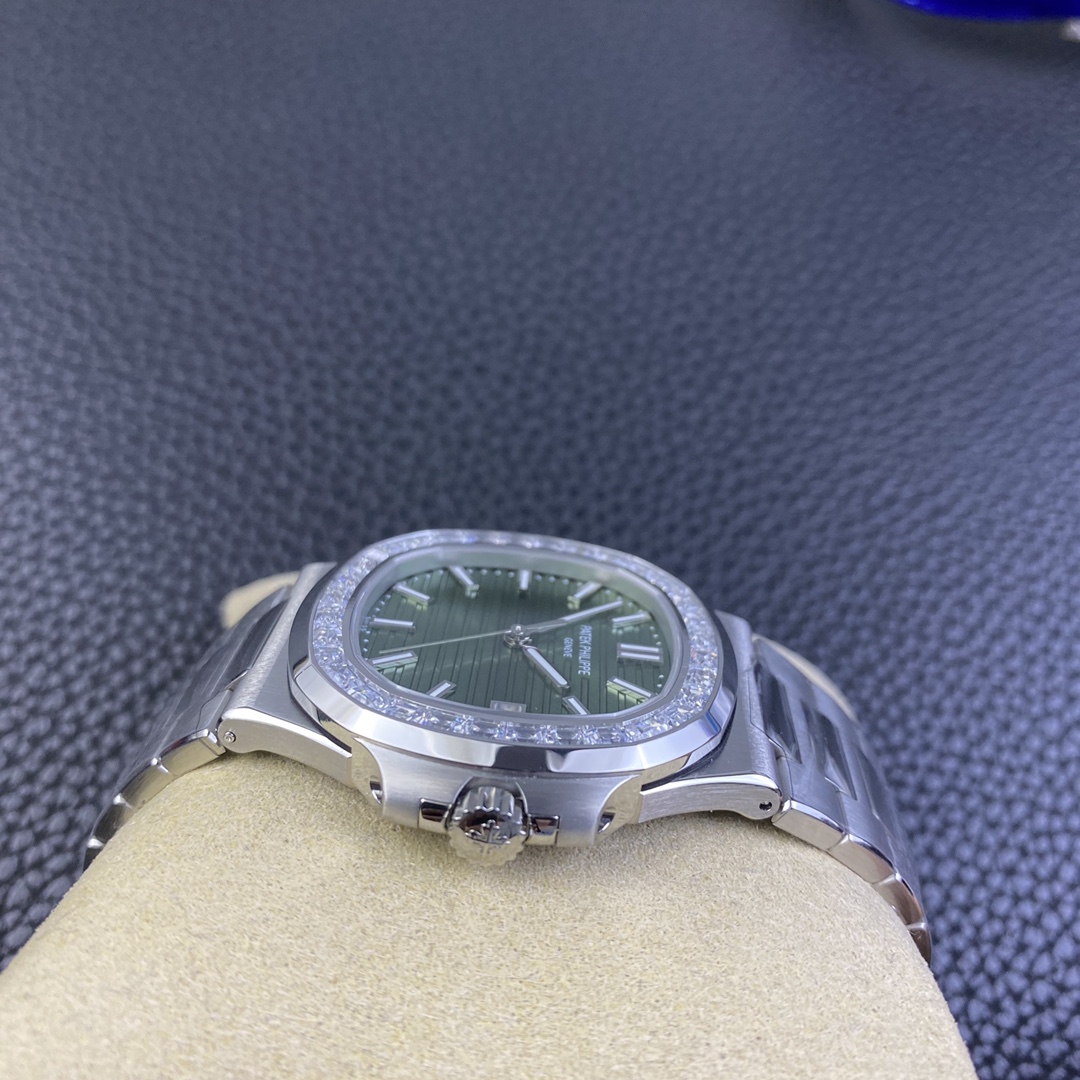 Patek Philippe Nautilus 5711 904L Steel 2023 Updated Mirror Super Clone Watch - Green Dial - view 2