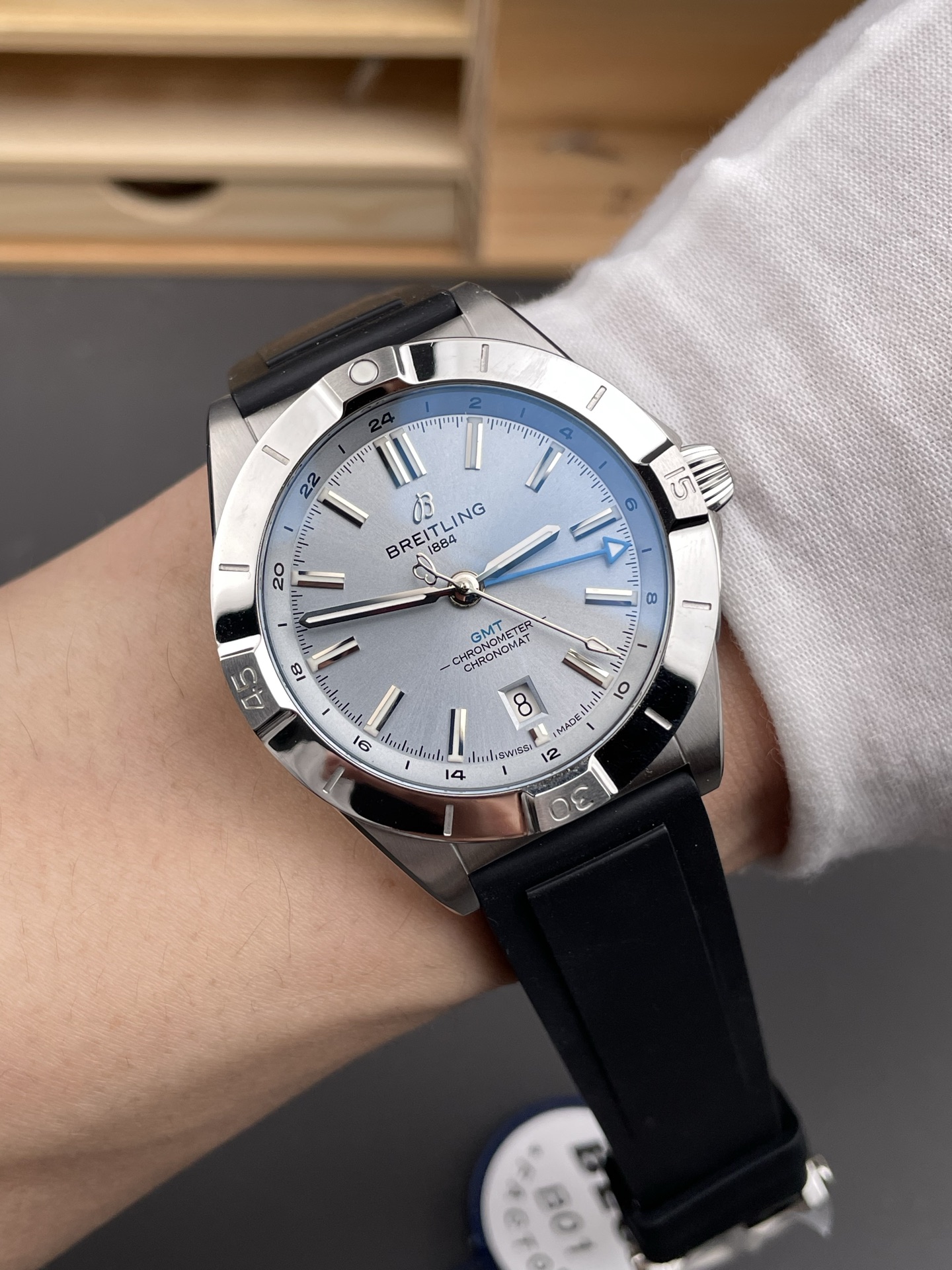 Breitling Chronomat Automatic GMT 40 Steel Dial 1:1 Mirror Swiss Super Clone Watch - view 10