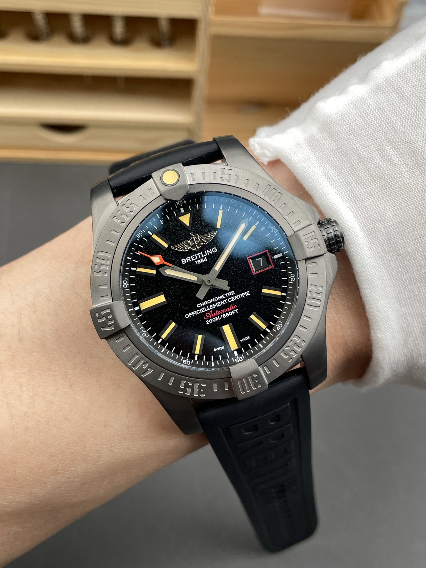 ZF Breitling Avenger 1:1 Super Clone Watch - Black Luminous Dial, Mechanical Movement, Rubber Strap - view 10