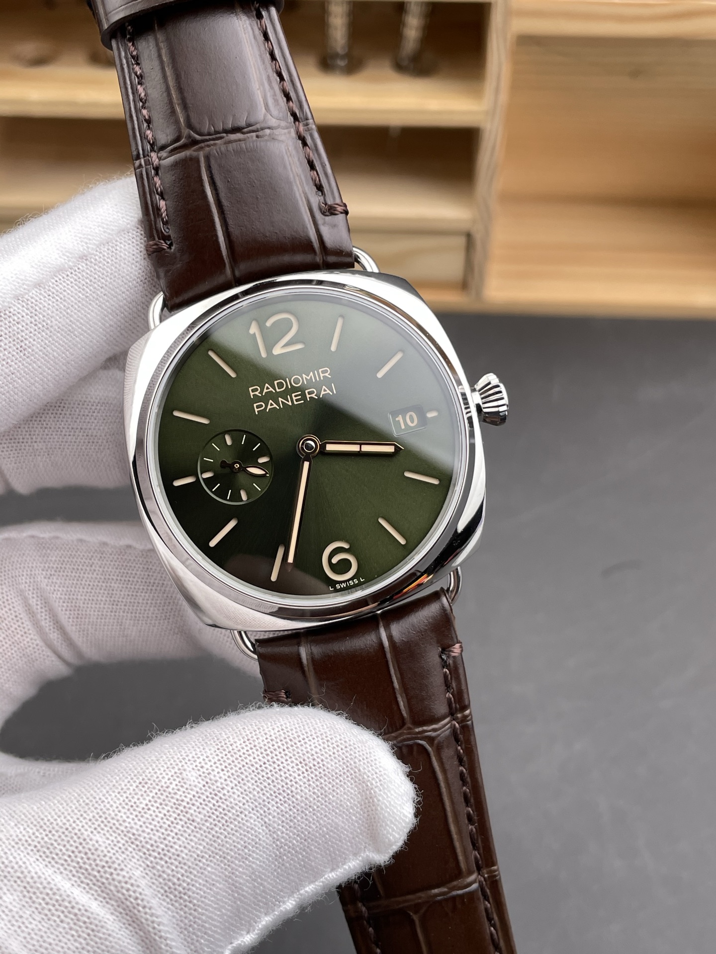 Panerai Radiomir PAM1386 Quaranta 40MM 904L Steel Green Dial Watch in 1:1 Mirror Super Clone - view 4